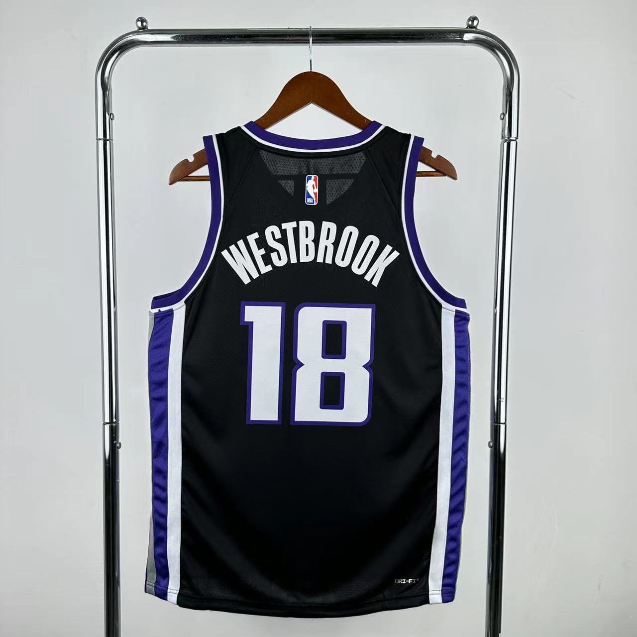 24 SEASON SACRAMENTO KINGS BLACK #18