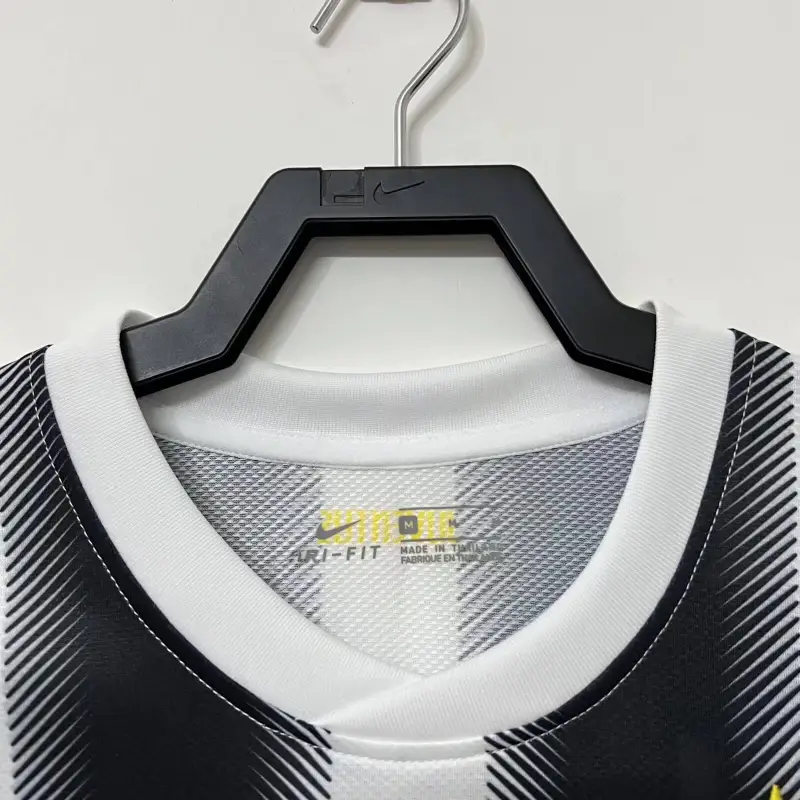 Retro Juventus Home Jersey 2011/12