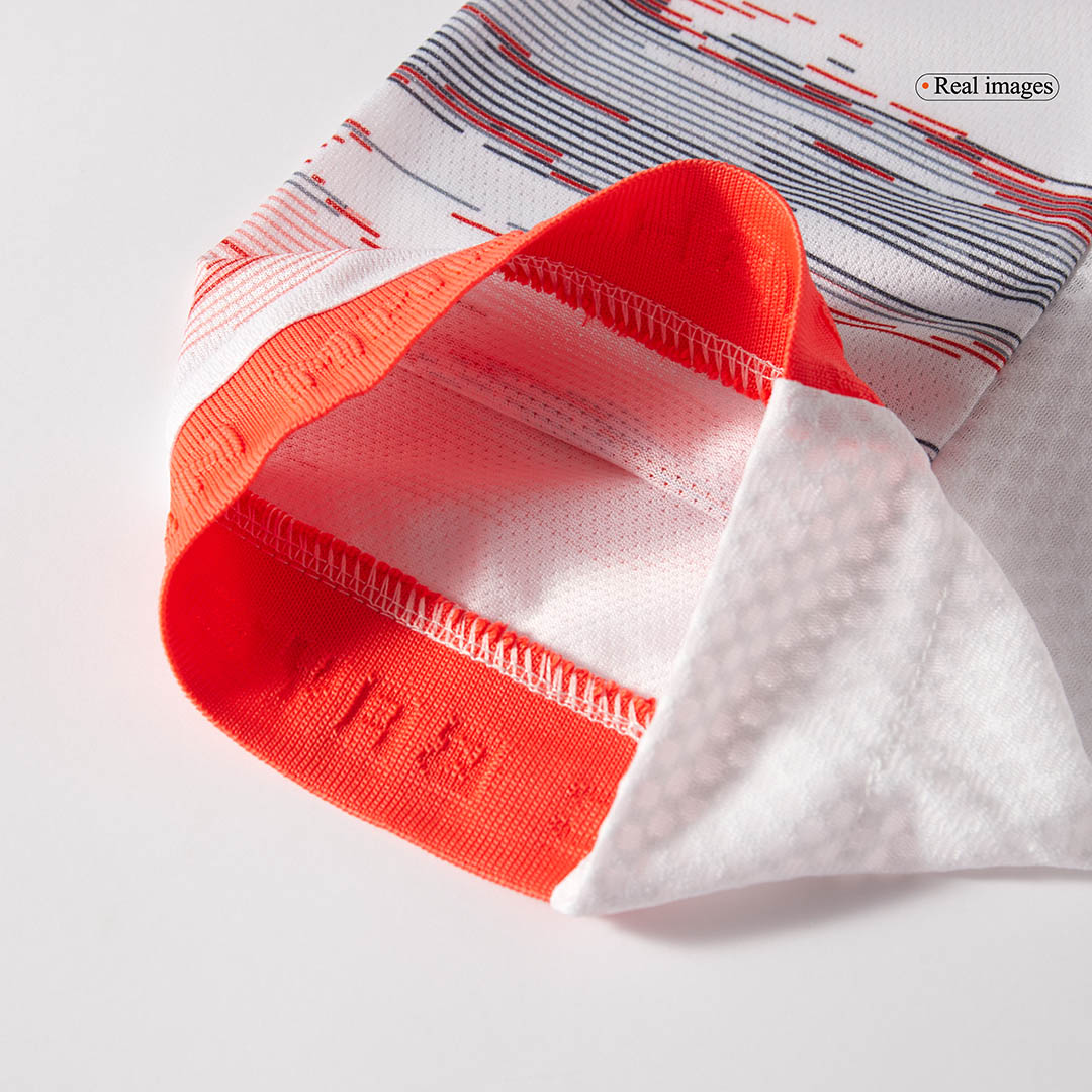 MÜLLER #25 Bayern Munich Away Authentic Soccer Jersey 2025/26