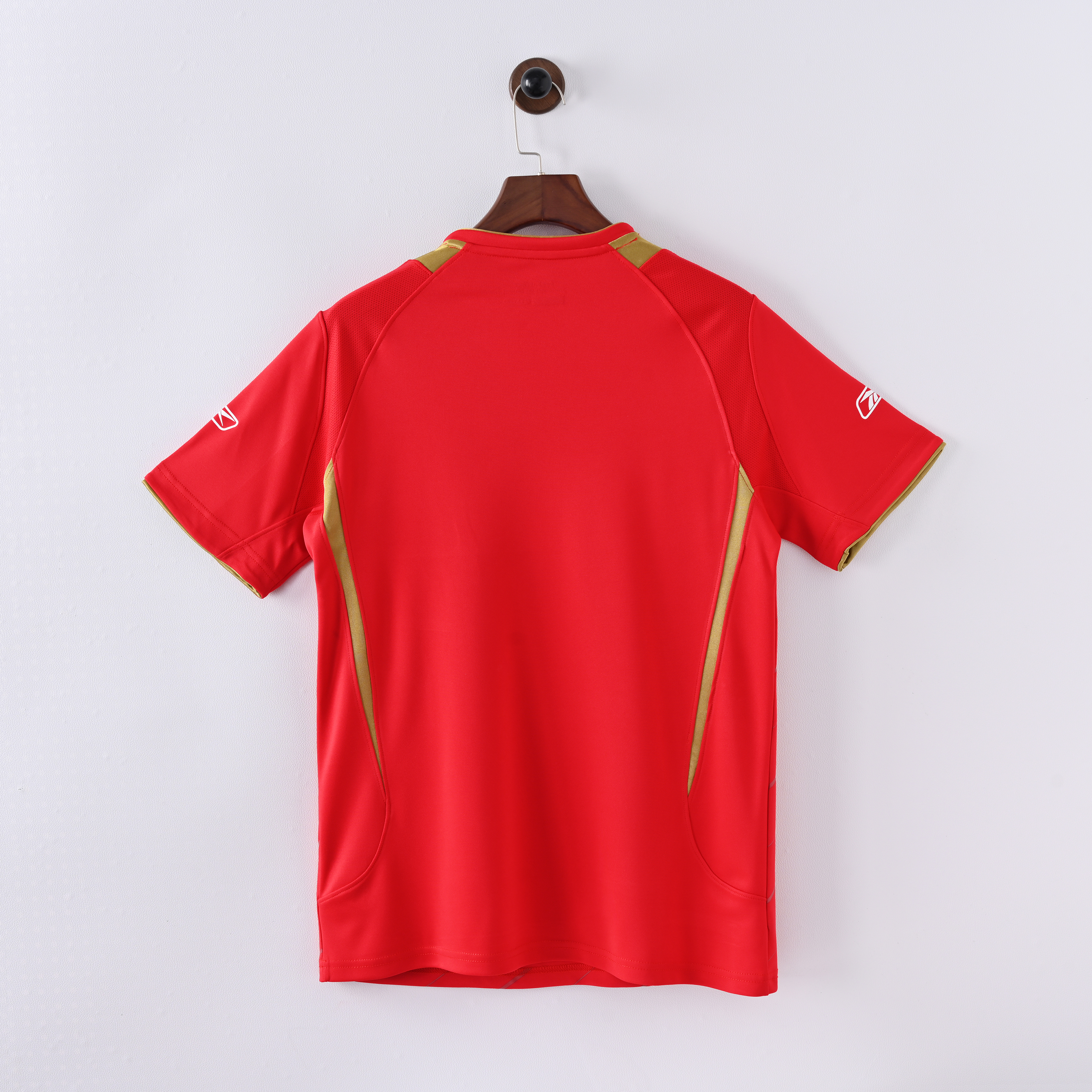 2005-2006 Liverpool home jerseys