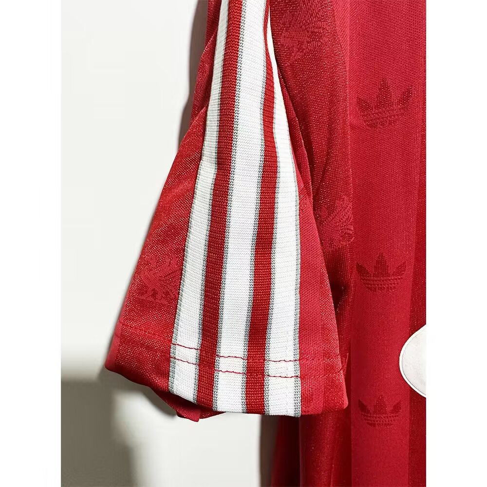 1988-1989 Liverpool home jerseys