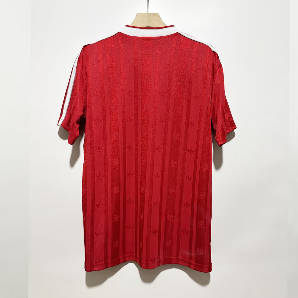 1988-1989 Liverpool home jerseys