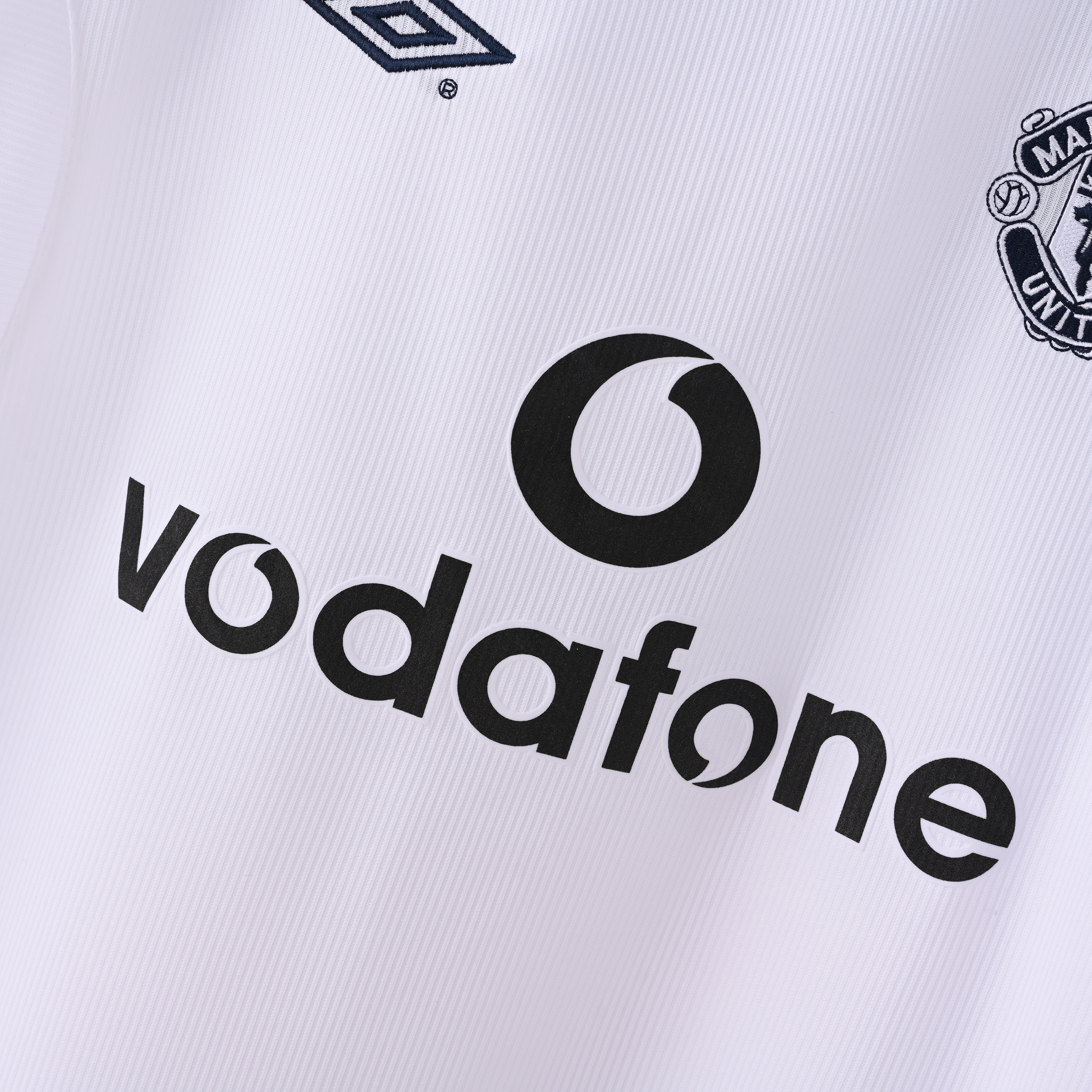 1999-2000 Manchester United away jersey