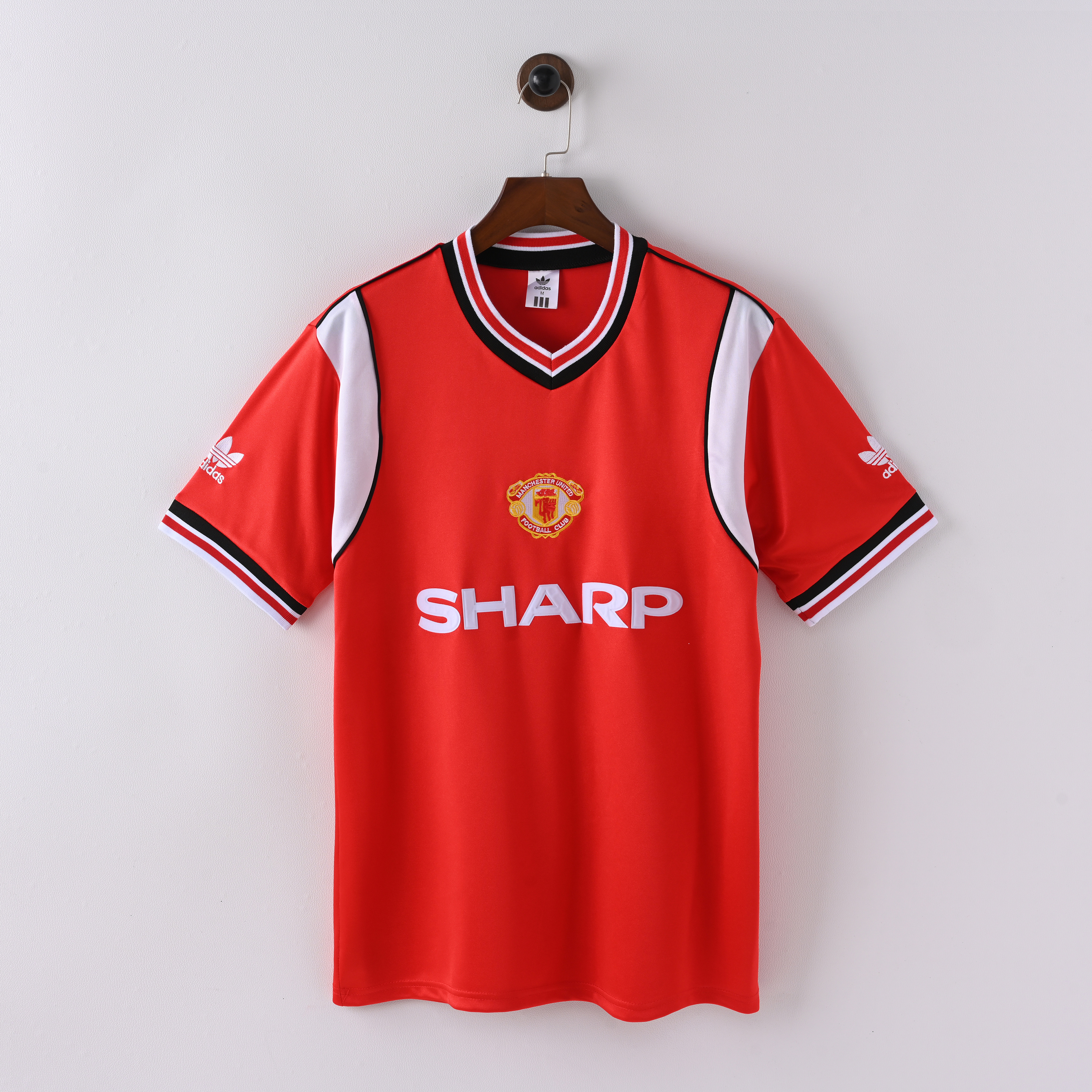 1985 Manchester United home jersey