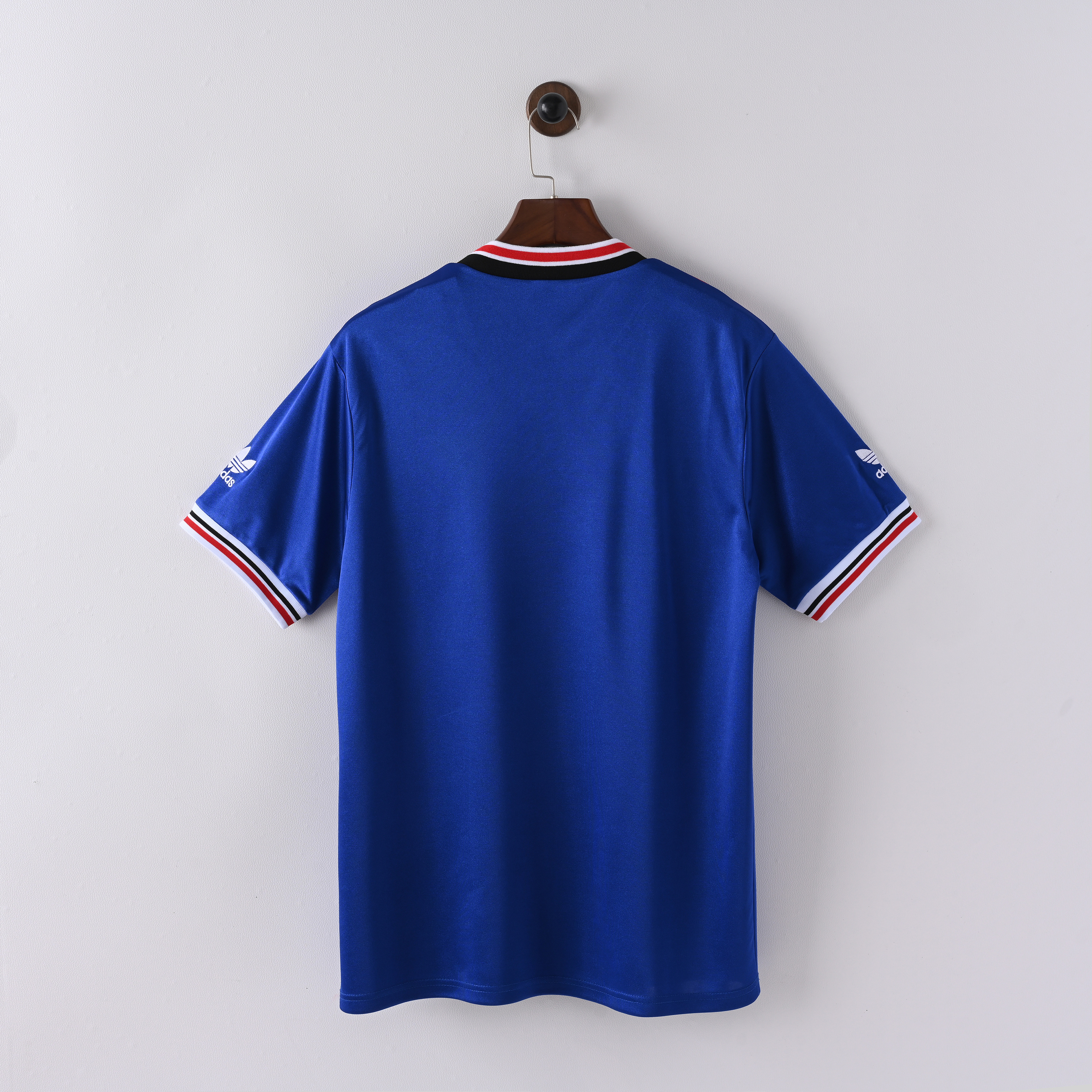 1984 Manchester United third jersey
