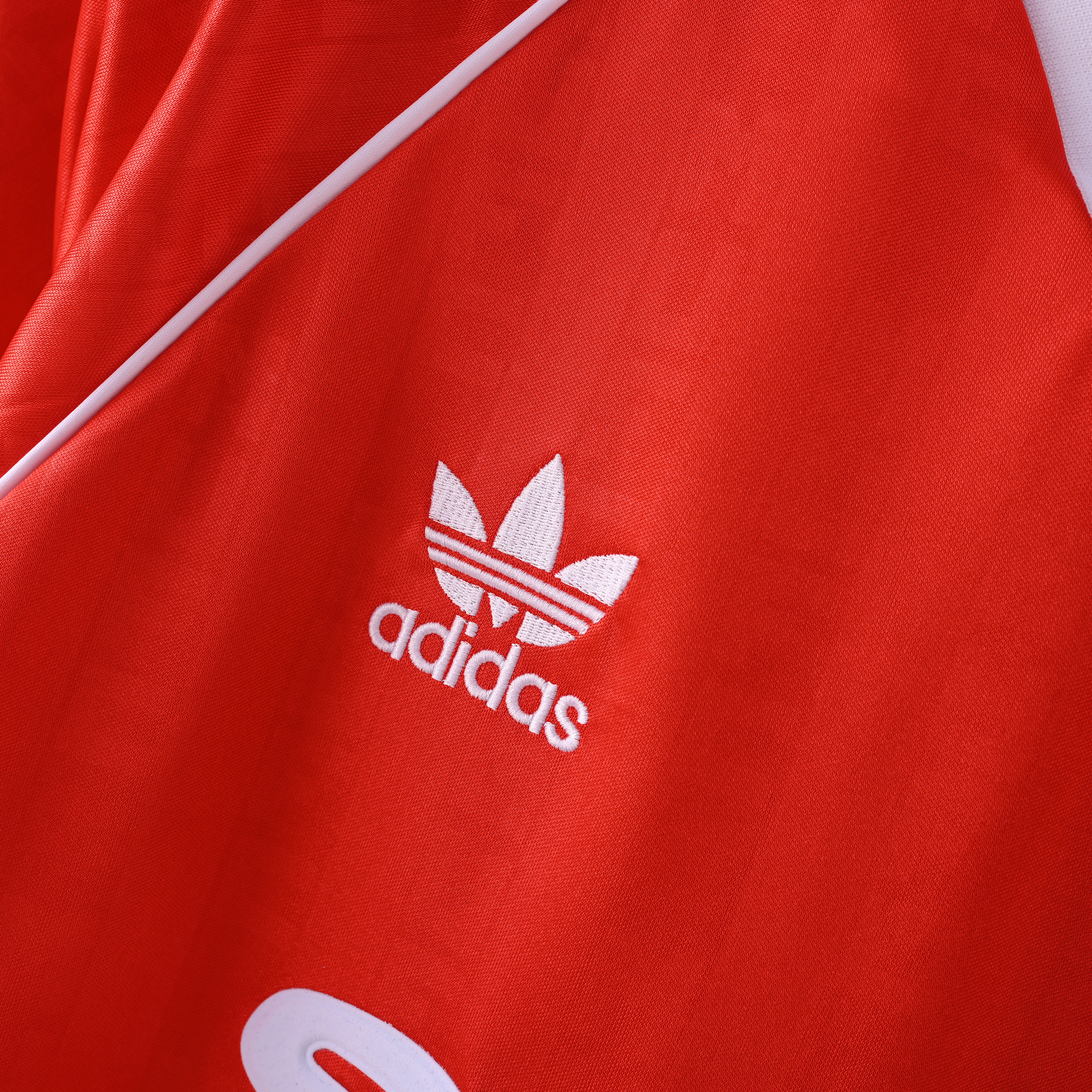 1988-1990 Manchester United home jersey