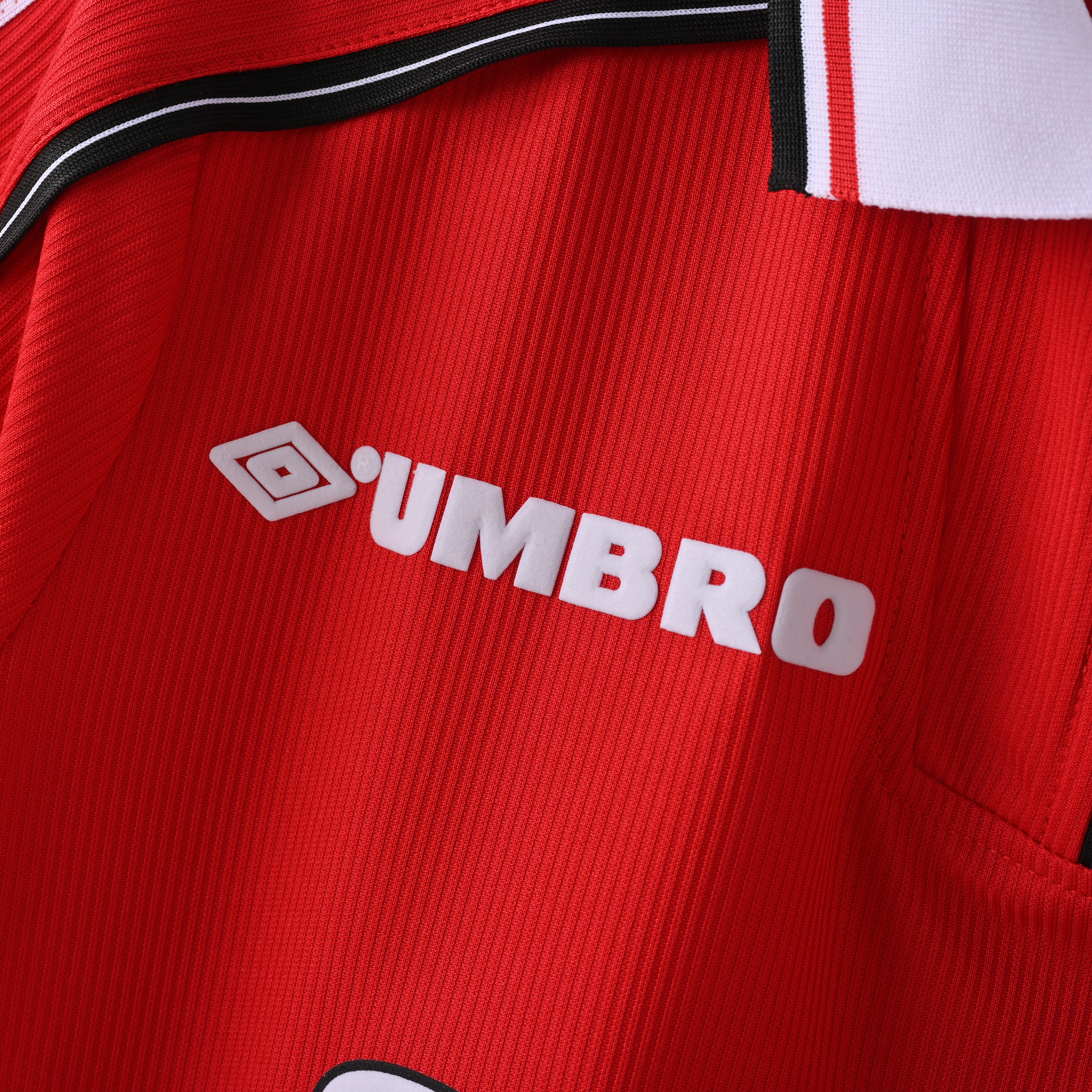 1998-1999 Manchester United home jersey