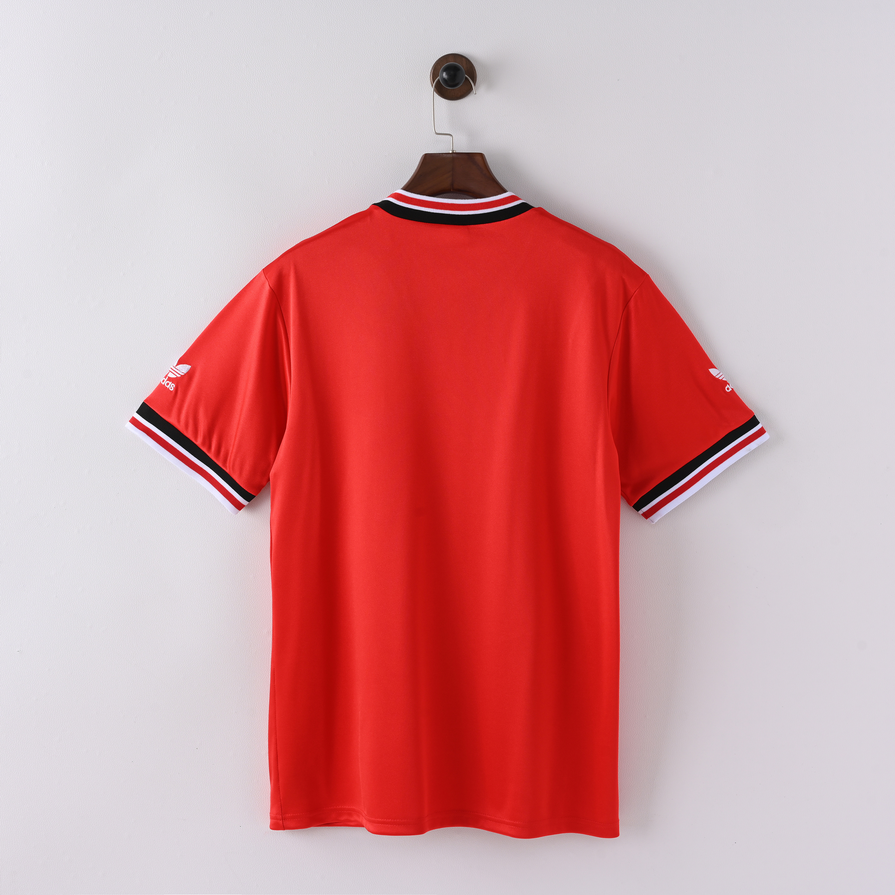 1985 Manchester United home jersey