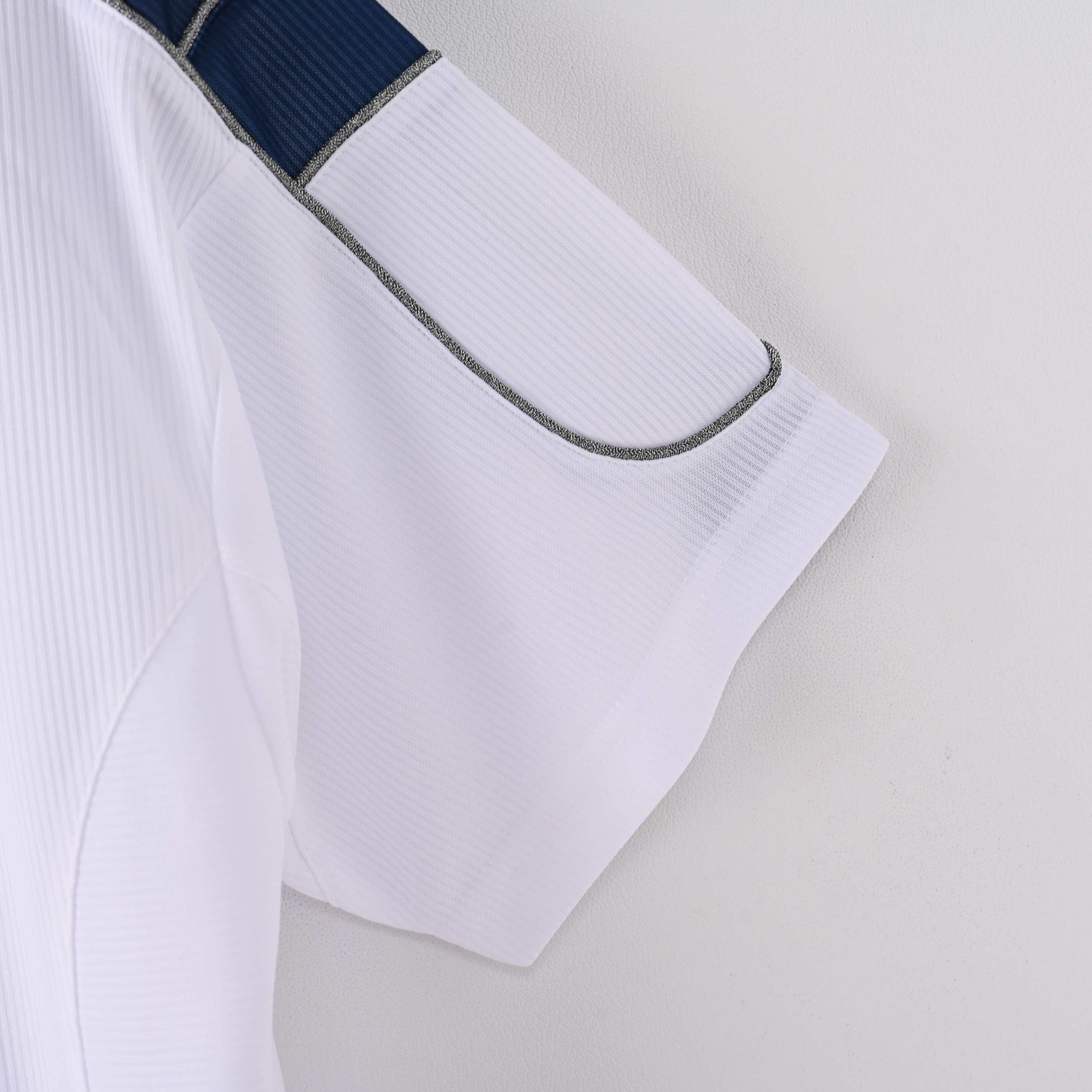 1999-2000 Manchester United away jersey