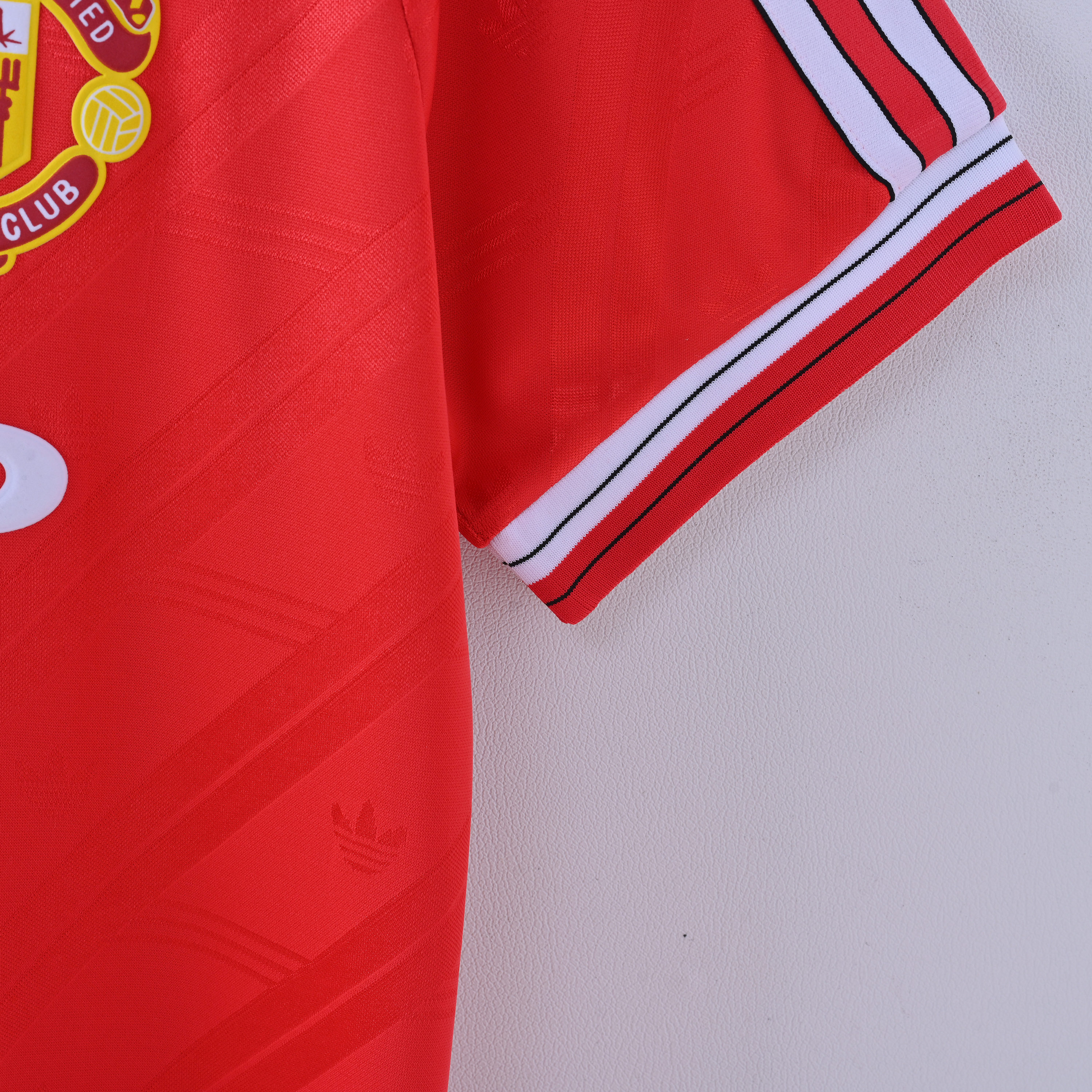 1986 Manchester United home jersey