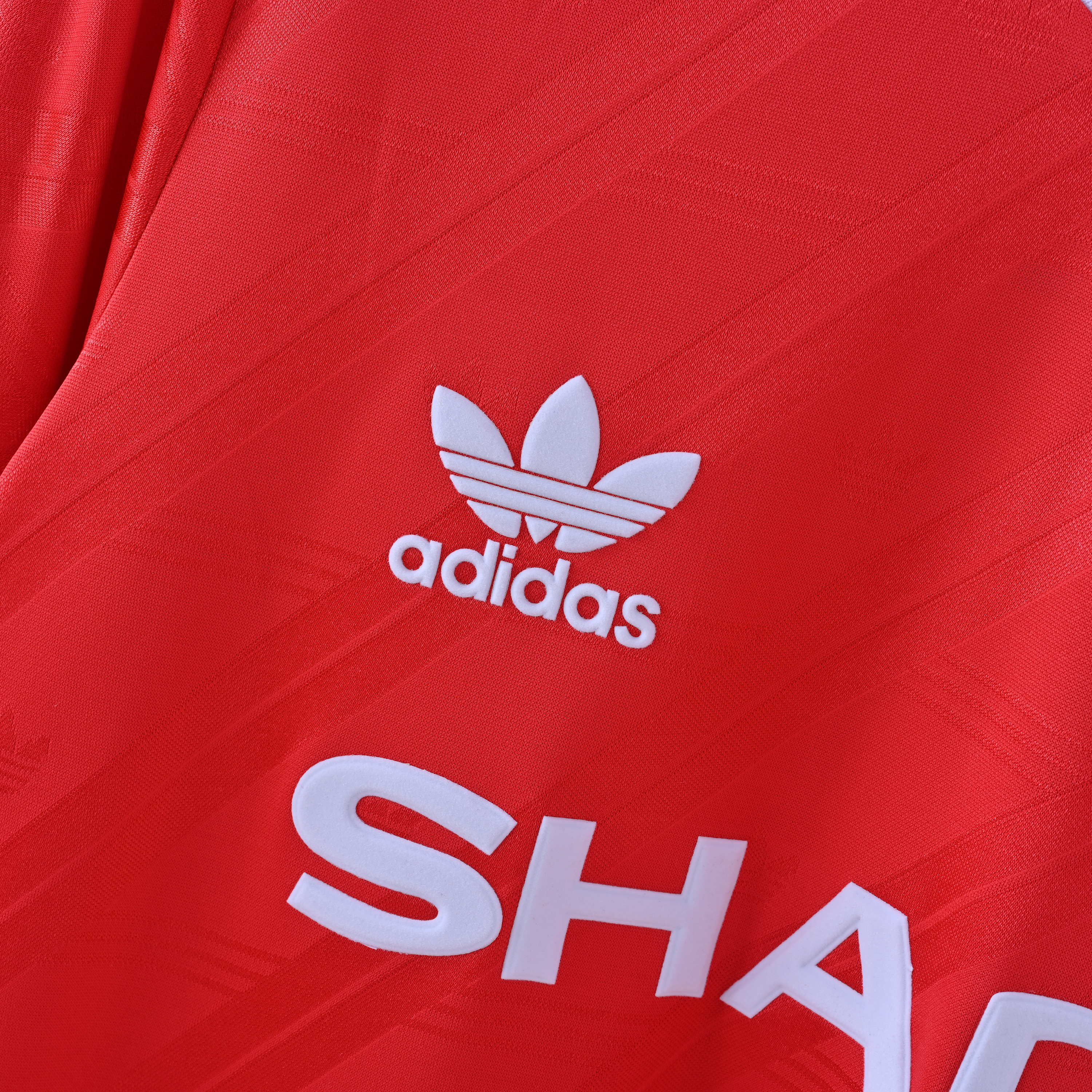 1986 Manchester United home jersey