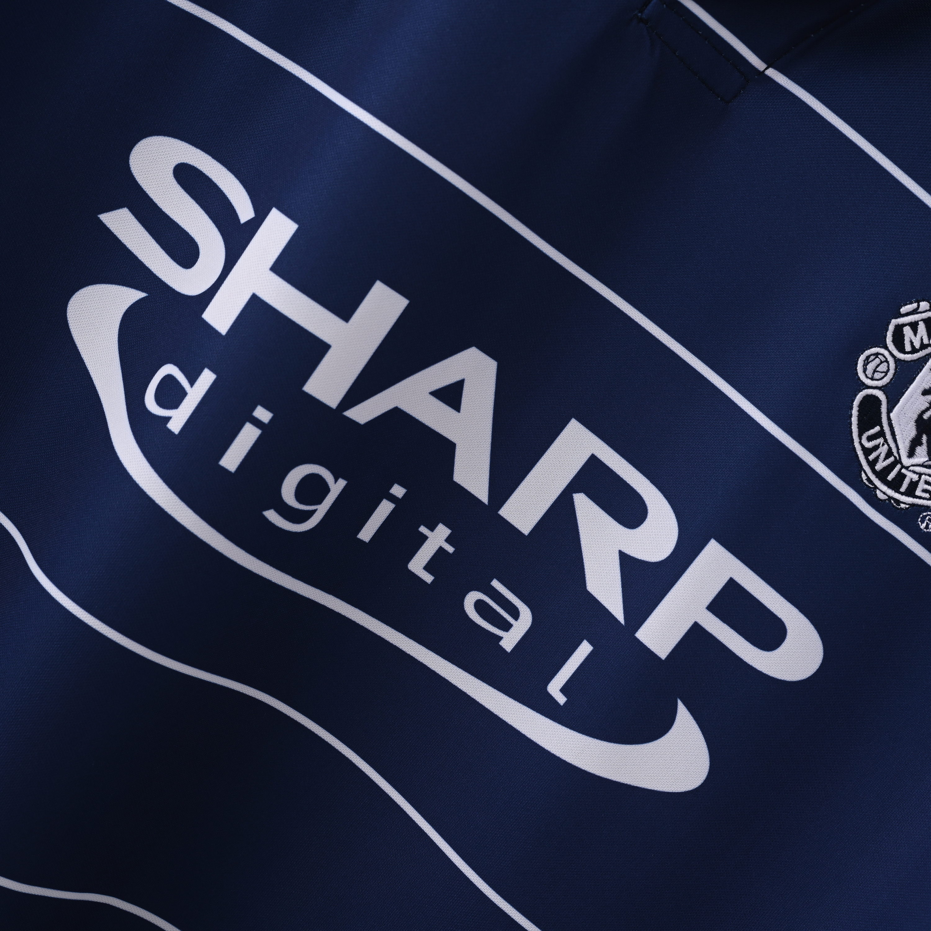 1999-2000 Manchester United away jersey