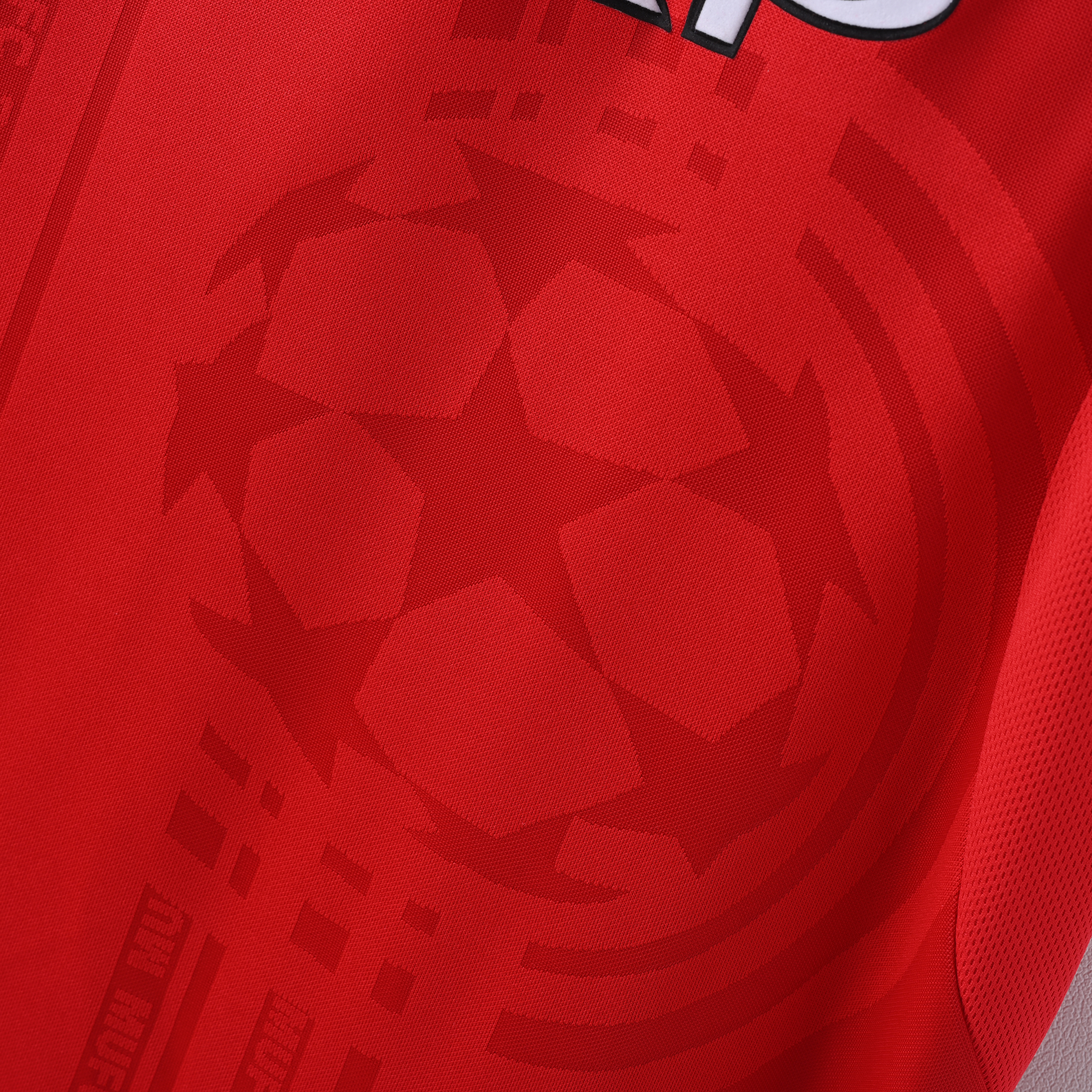 1999-2000 Manchester United home jersey