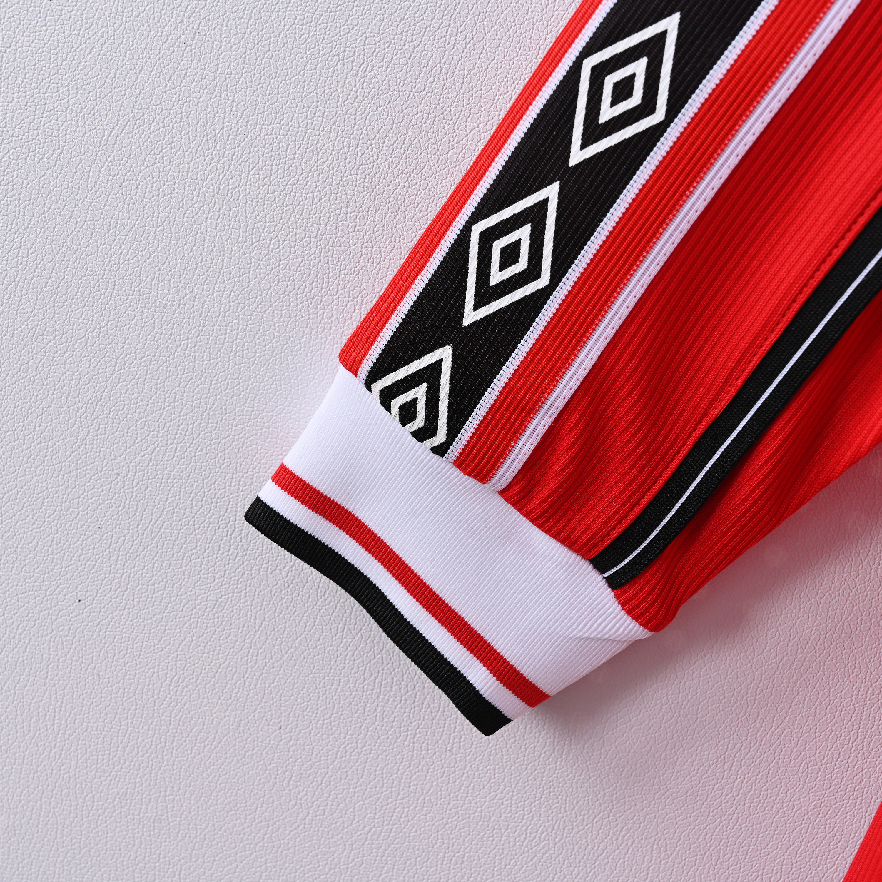 Long sleeves 1998-1999 Manchester United home jersey