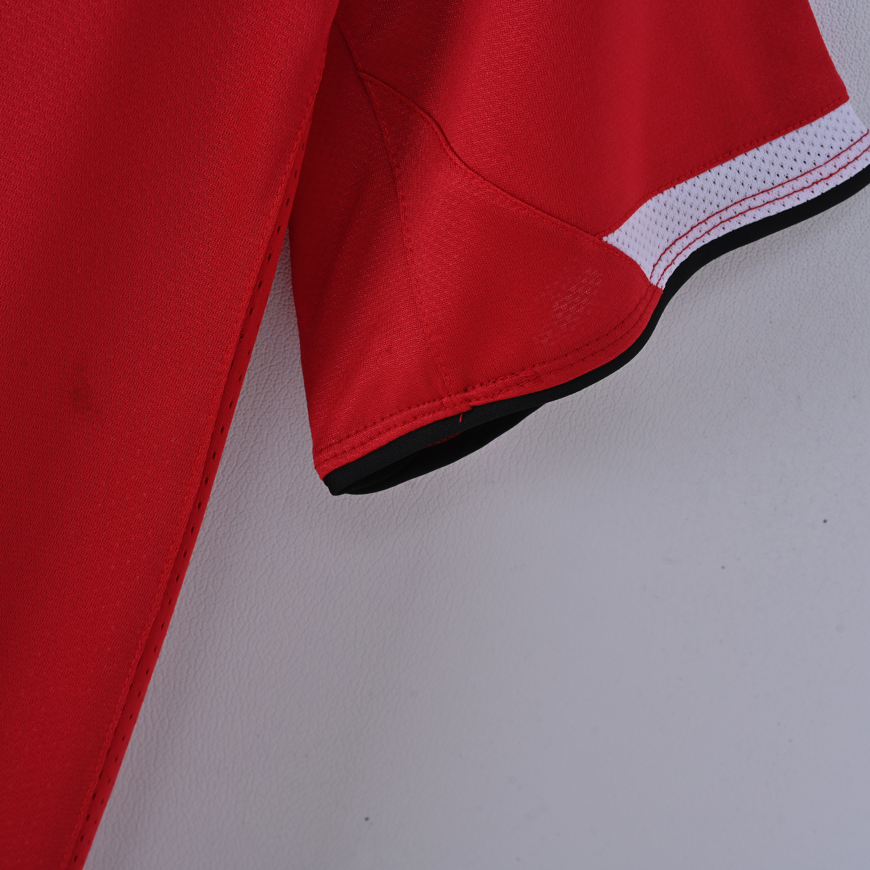 2004-2006 Manchester United home jersey