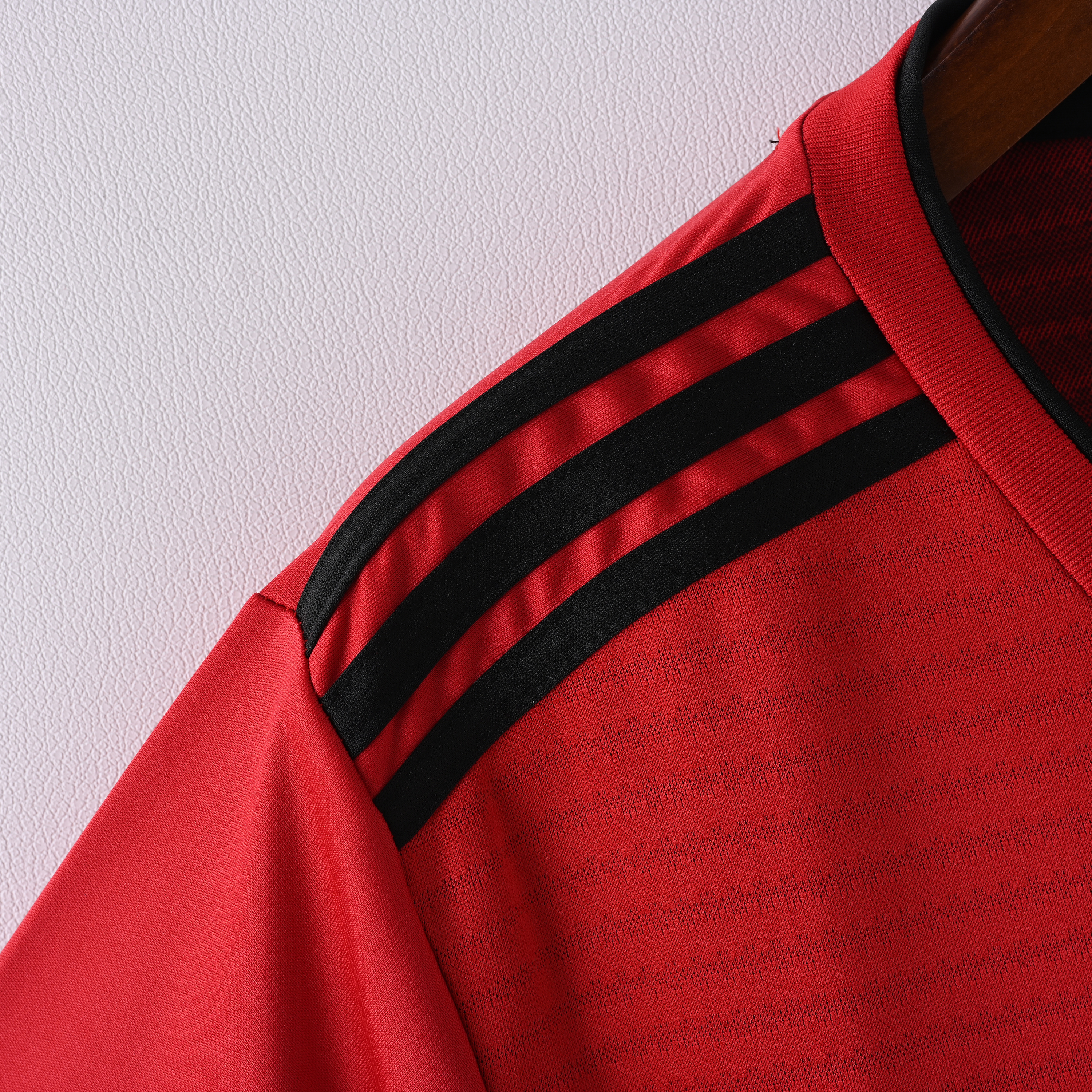 2018-2019 Manchester United home jersey