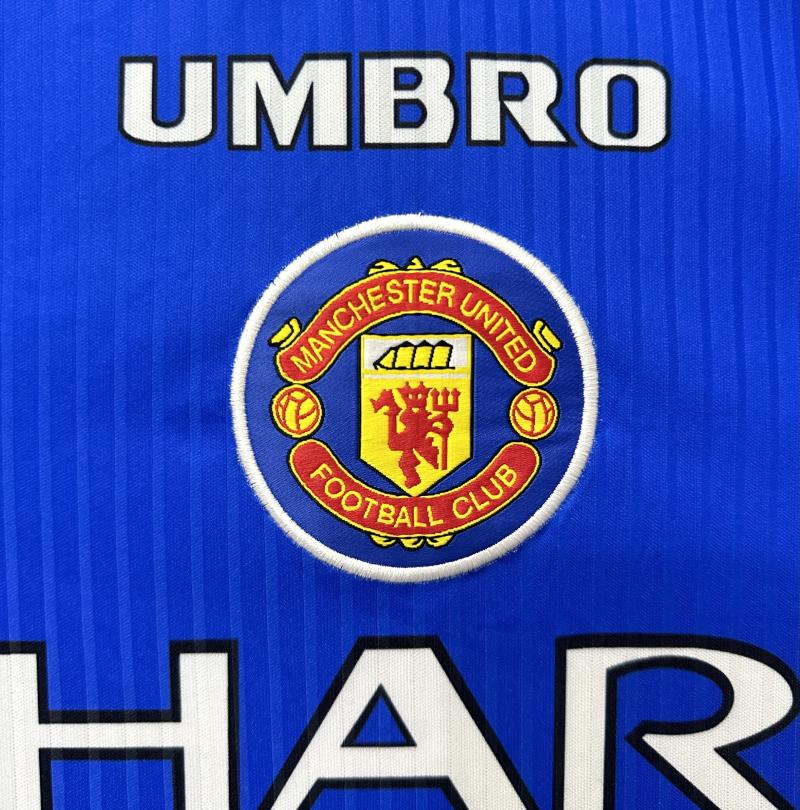 1996-1998 Manchester United third jersey
