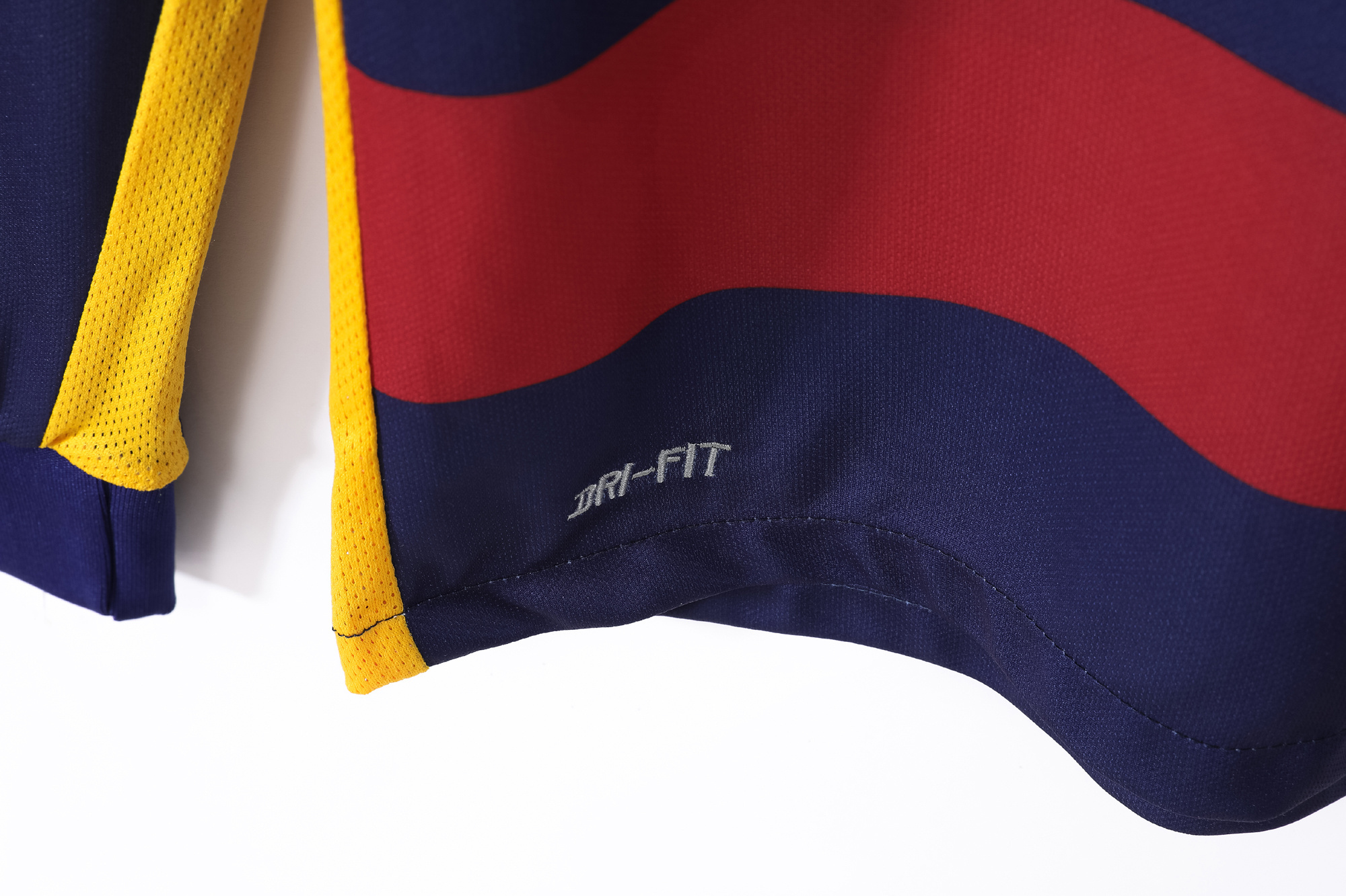 Long sleeves 2015-2016 Barcelona home jersey