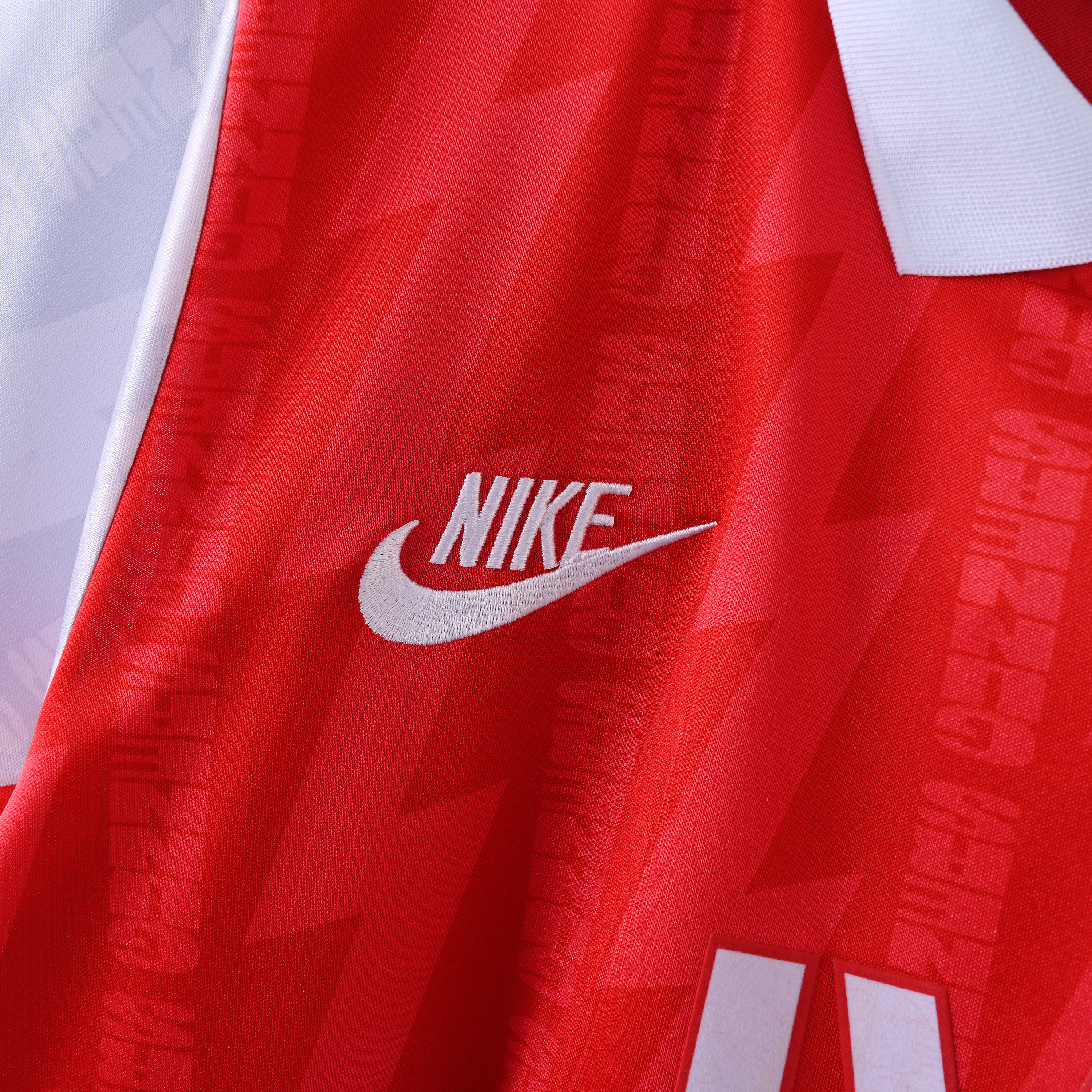 1994-1996 Arsenal home jersey