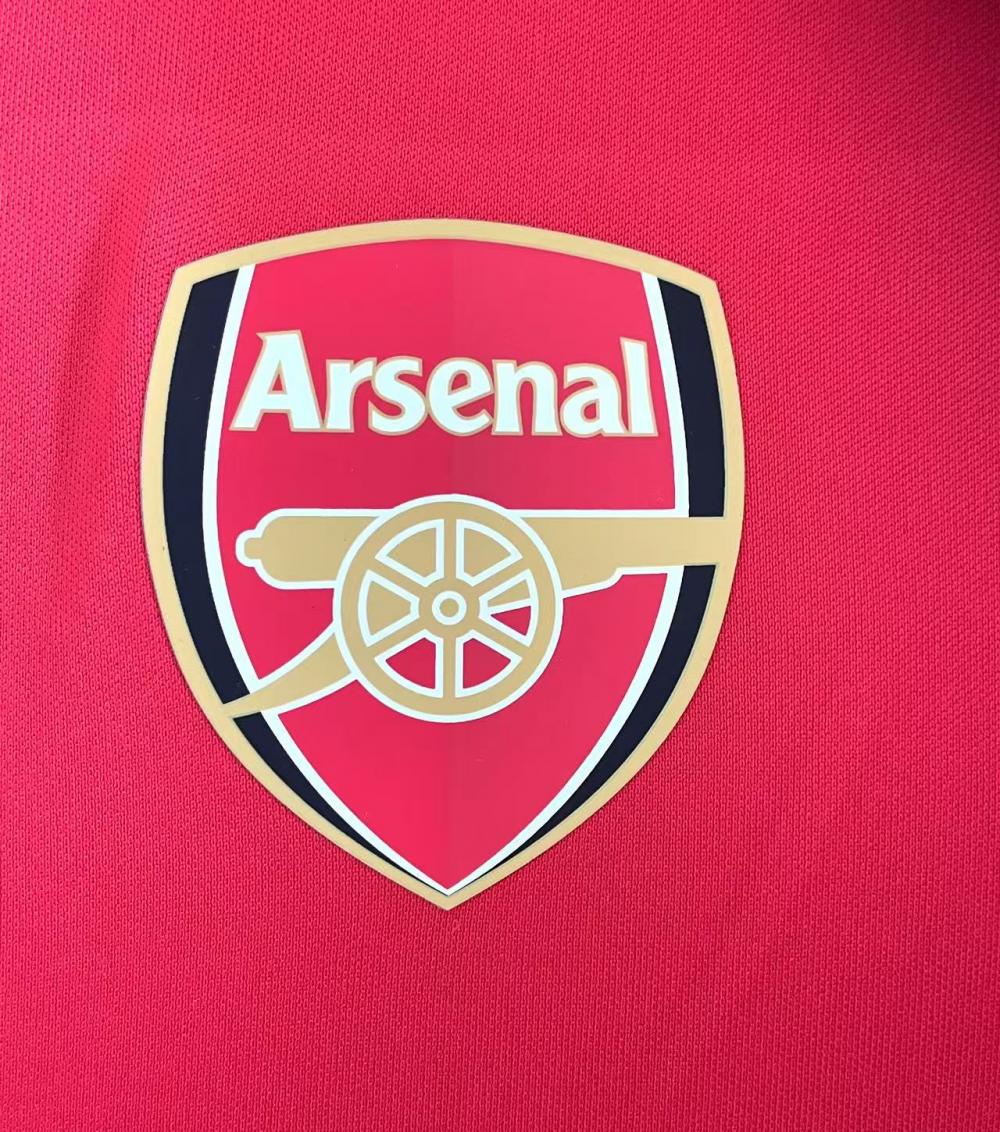 2014-2015 Arsenal home jersey