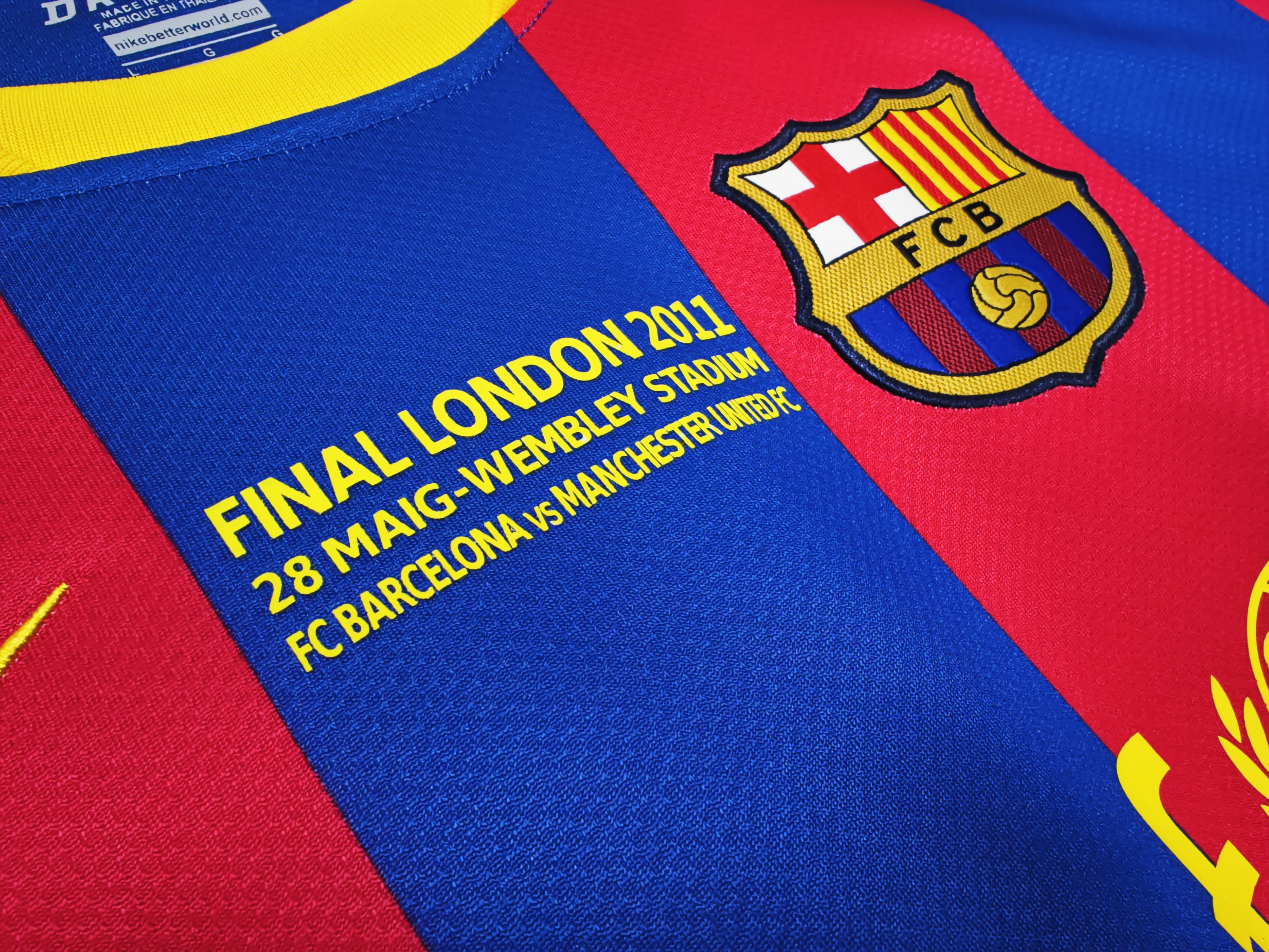 Long sleeves 2010-2011 Barcelona home jersey