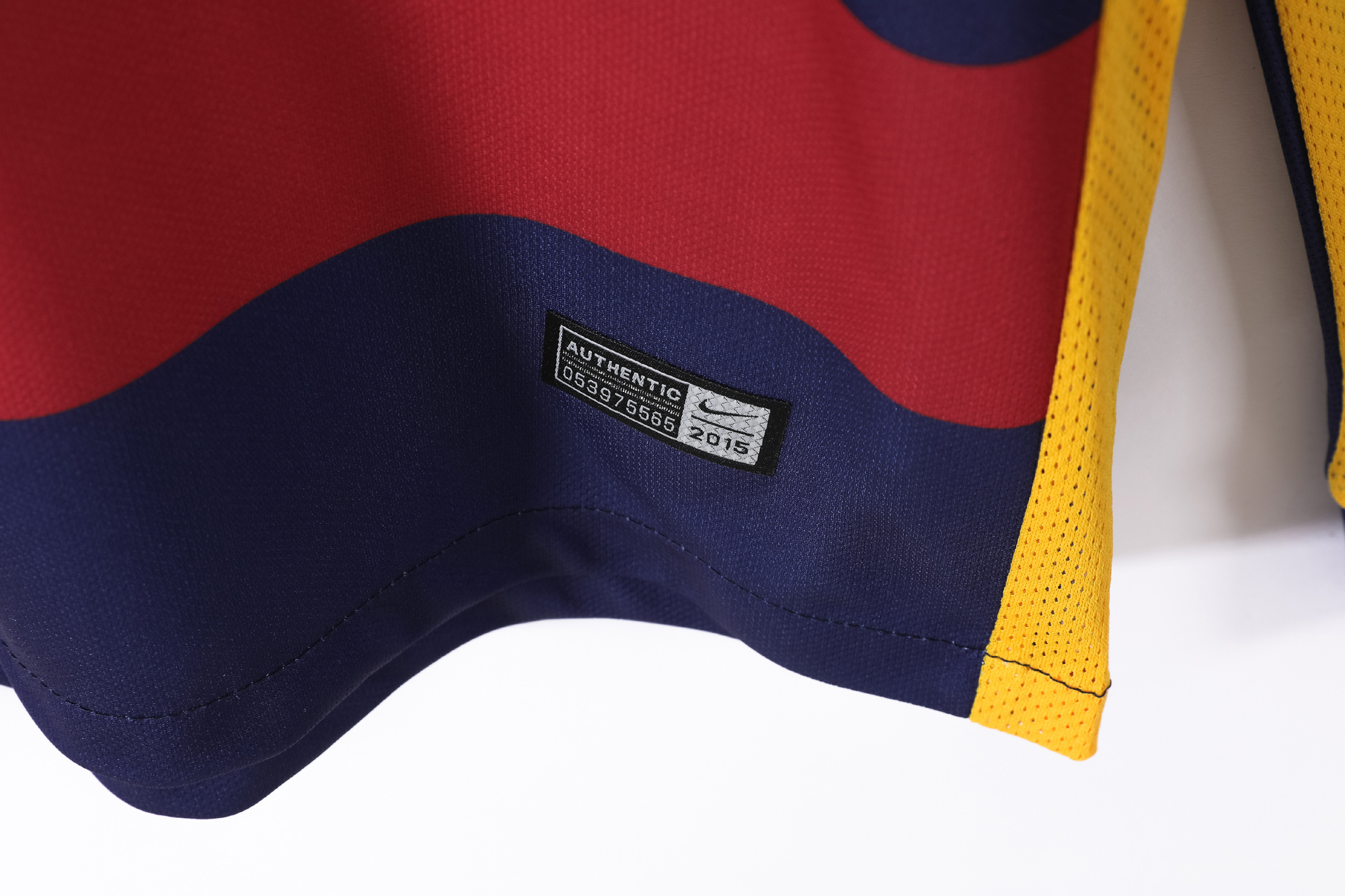 Long sleeves 2015-2016 Barcelona home jersey