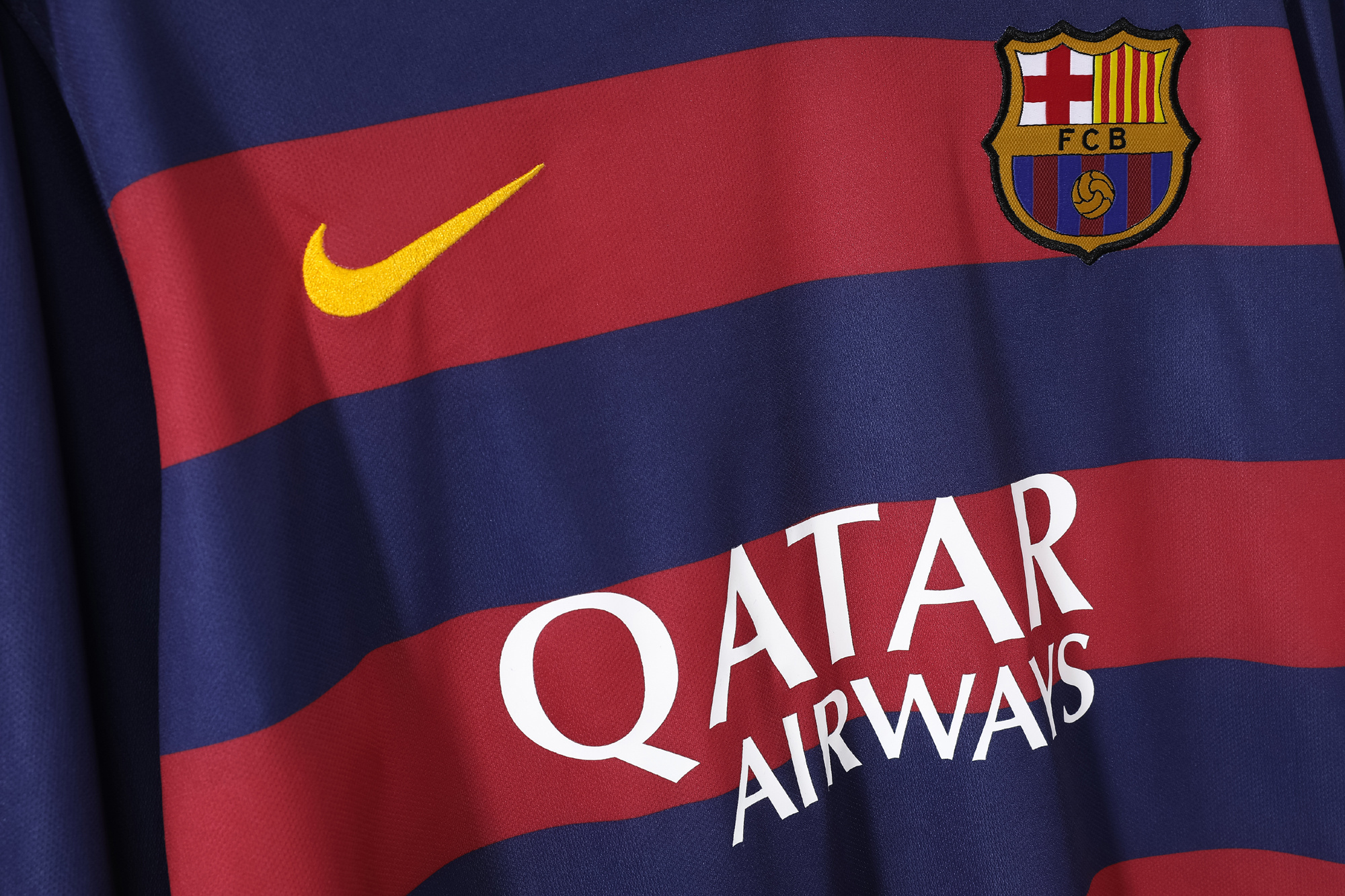 Long sleeves 2015-2016 Barcelona home jersey