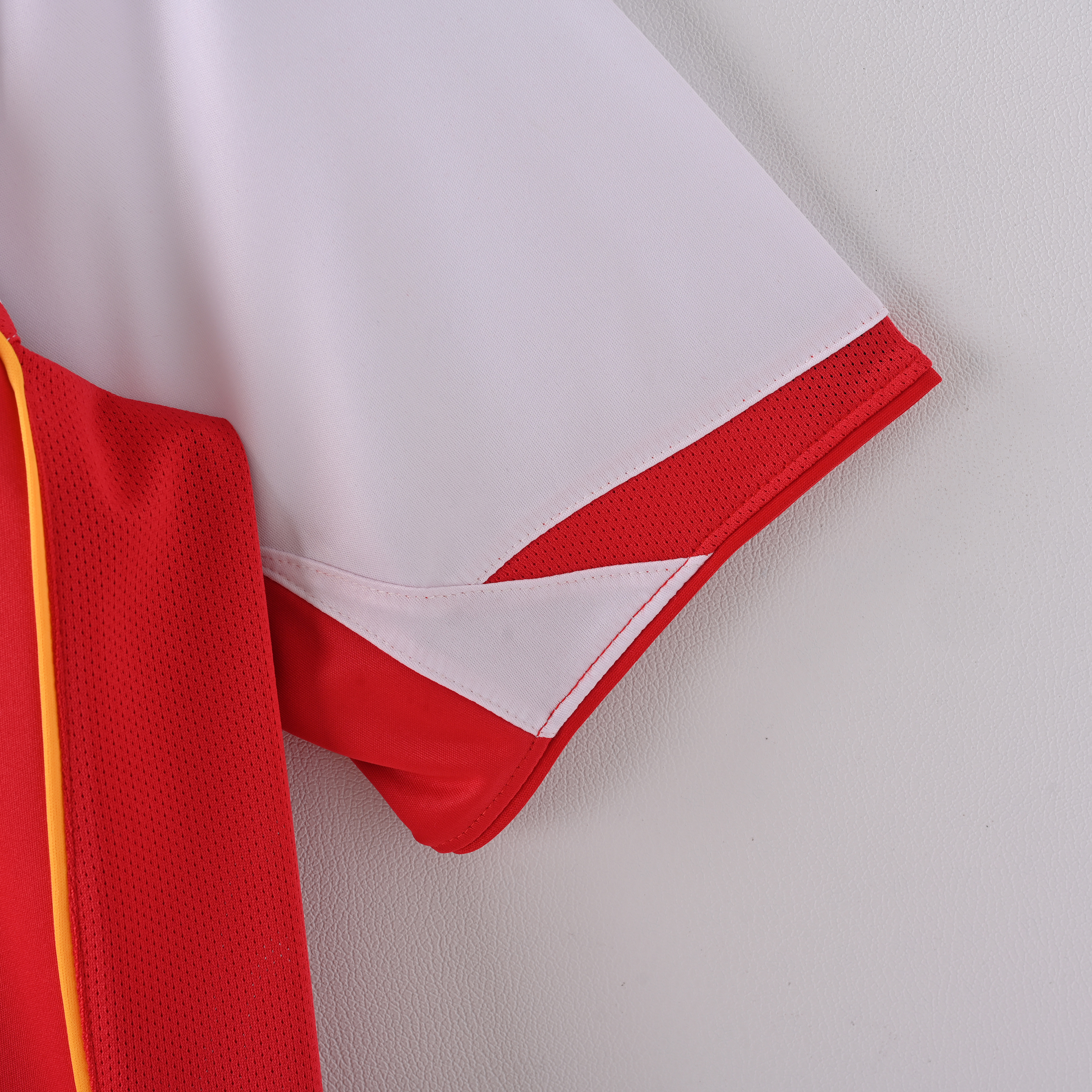 2004-2005 Arsenal home jersey