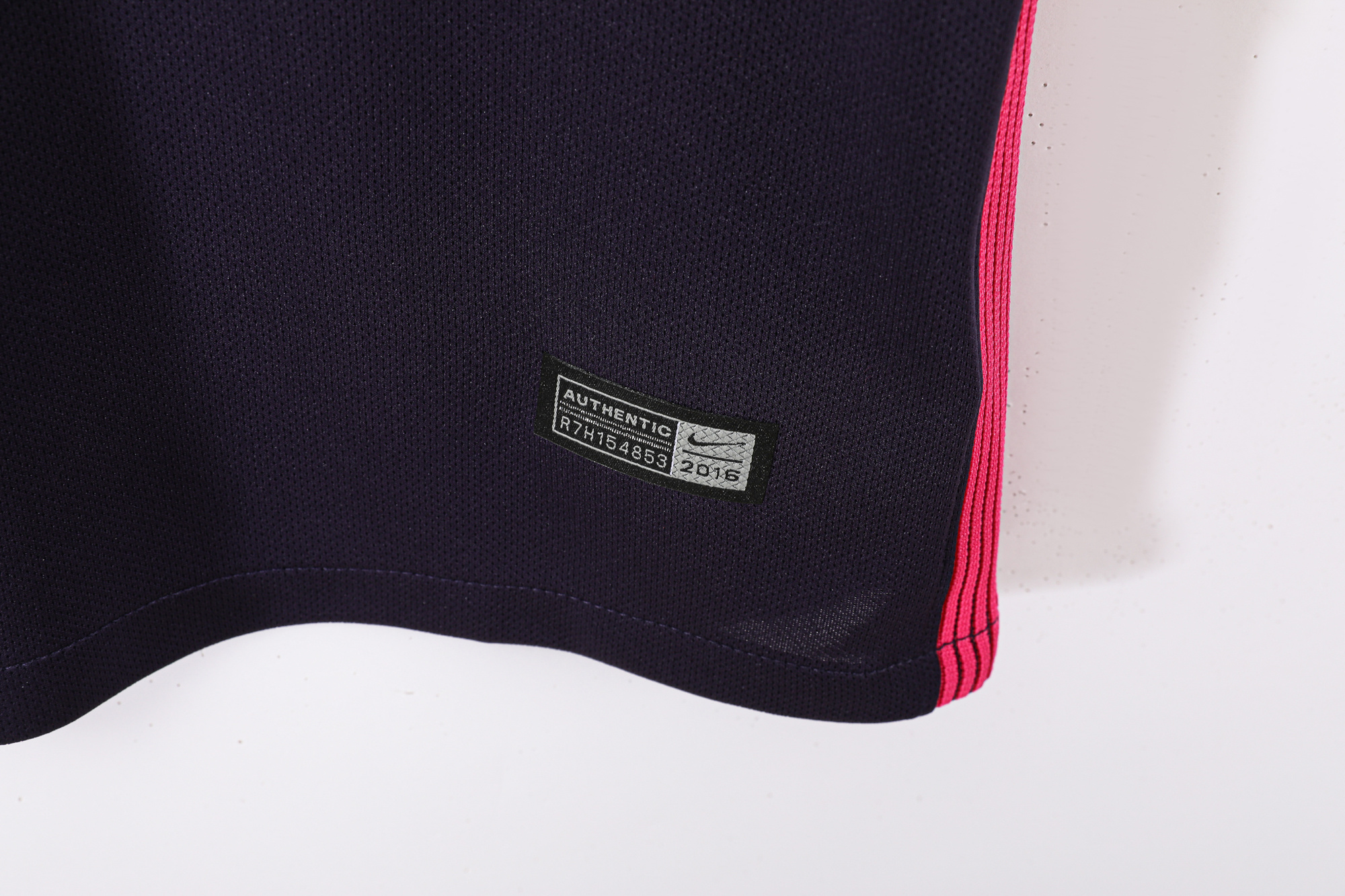 2016-2017 Barcelona away jersey