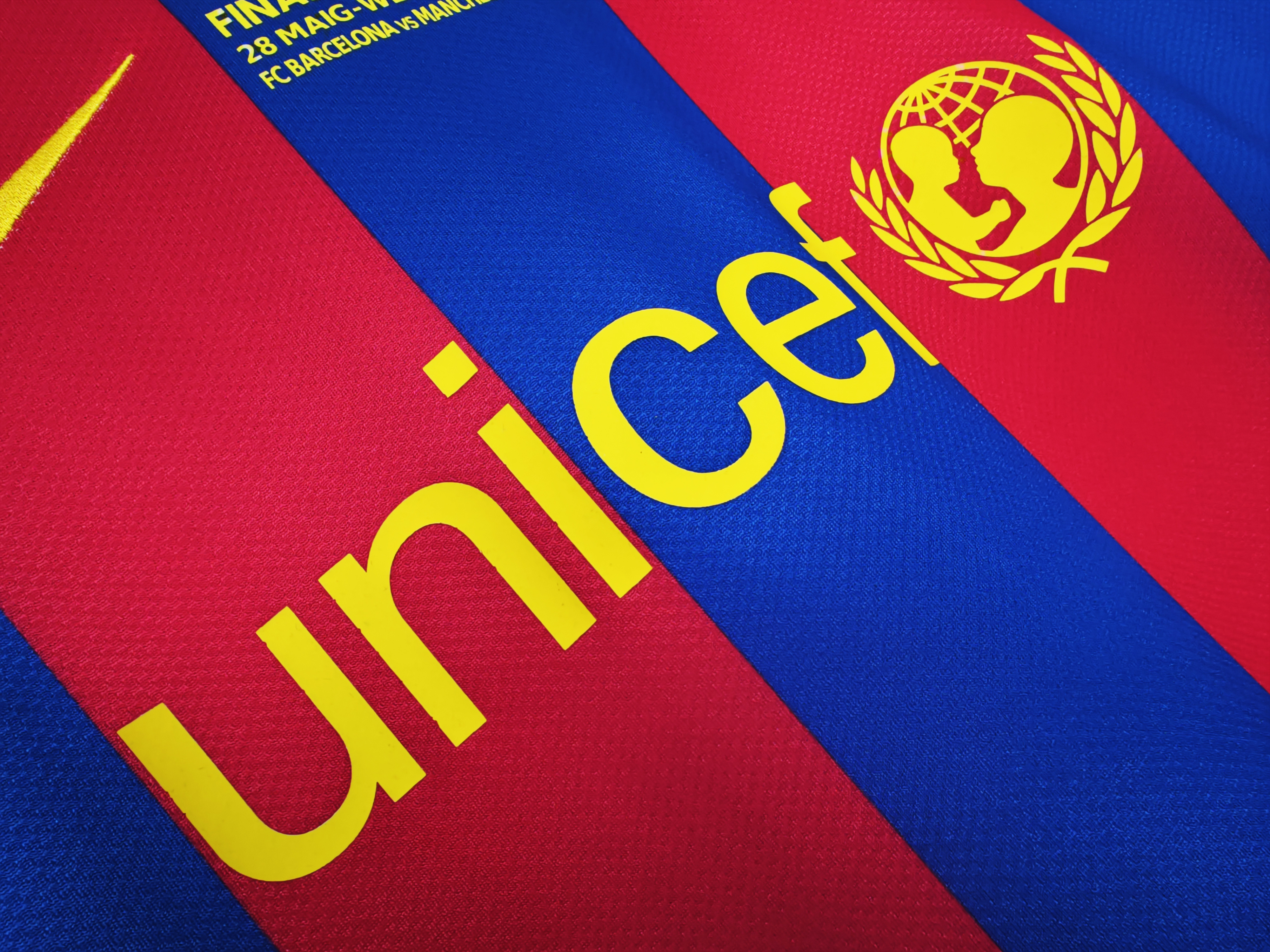 Long sleeves 2010-2011 Barcelona home jersey