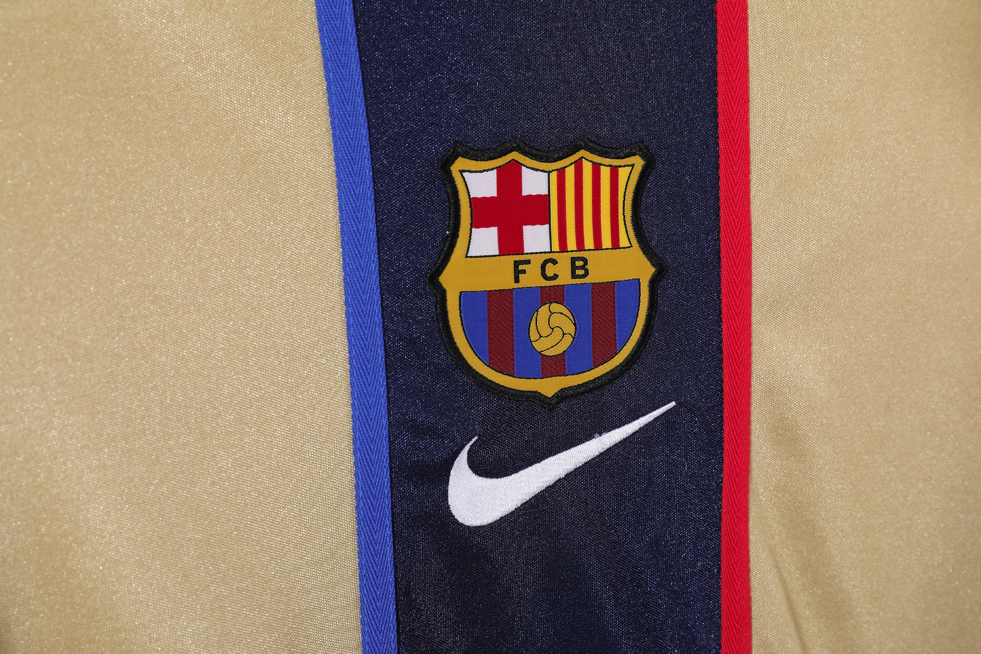 2001-2002 Barcelona away jersey