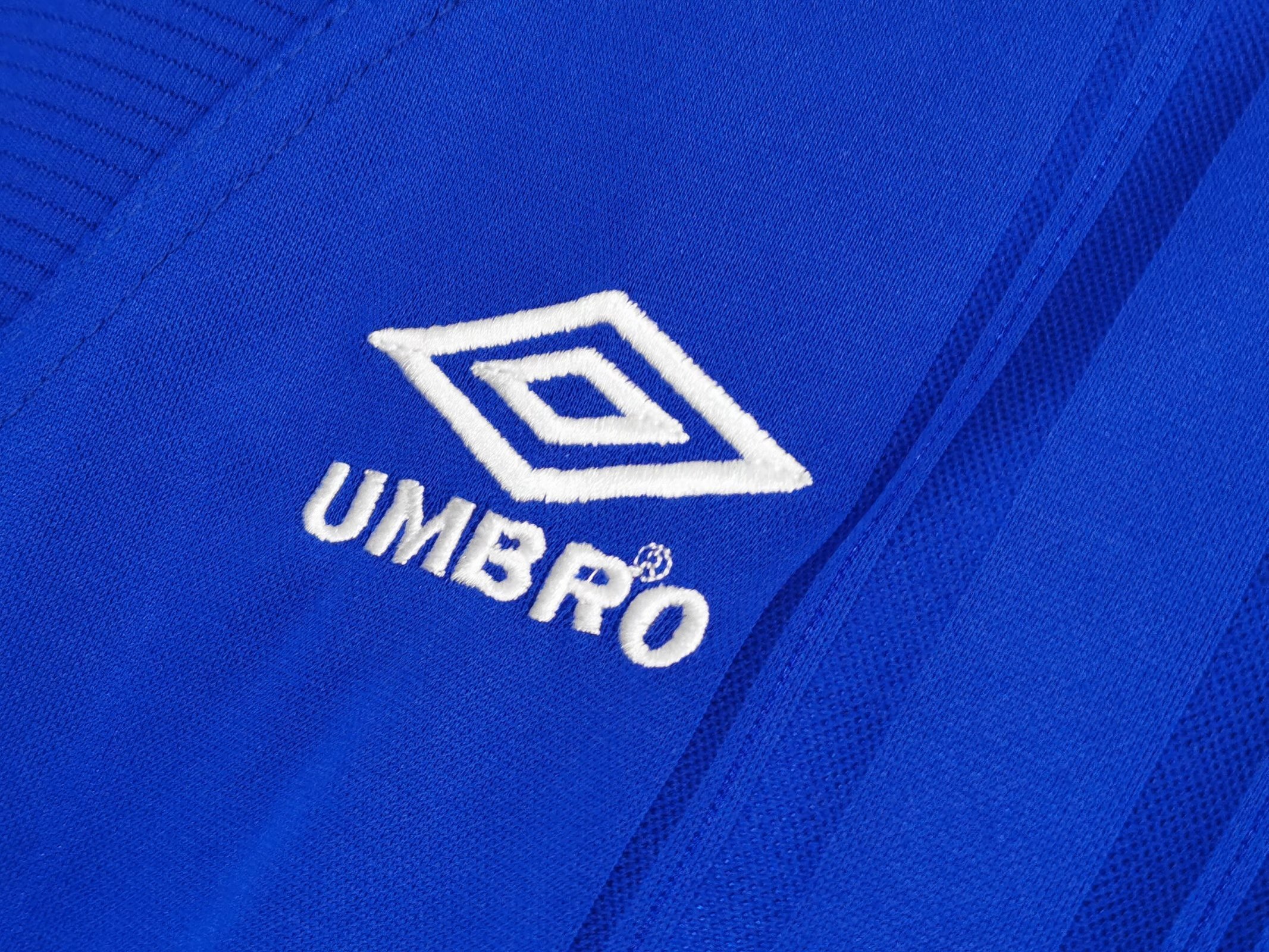 1999-2001 Chelsea home jersey