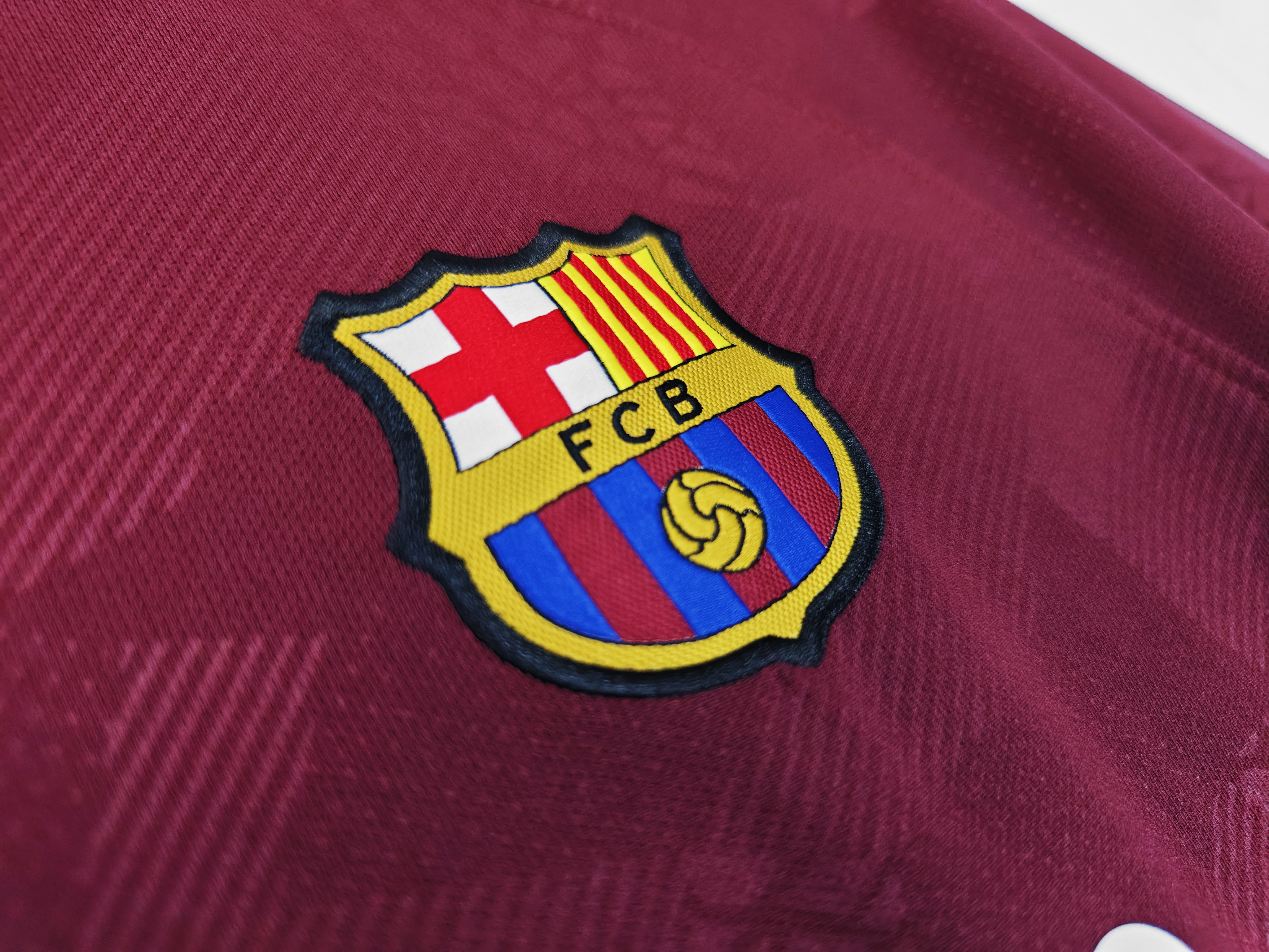 2017-2018 Barcelona third jersey