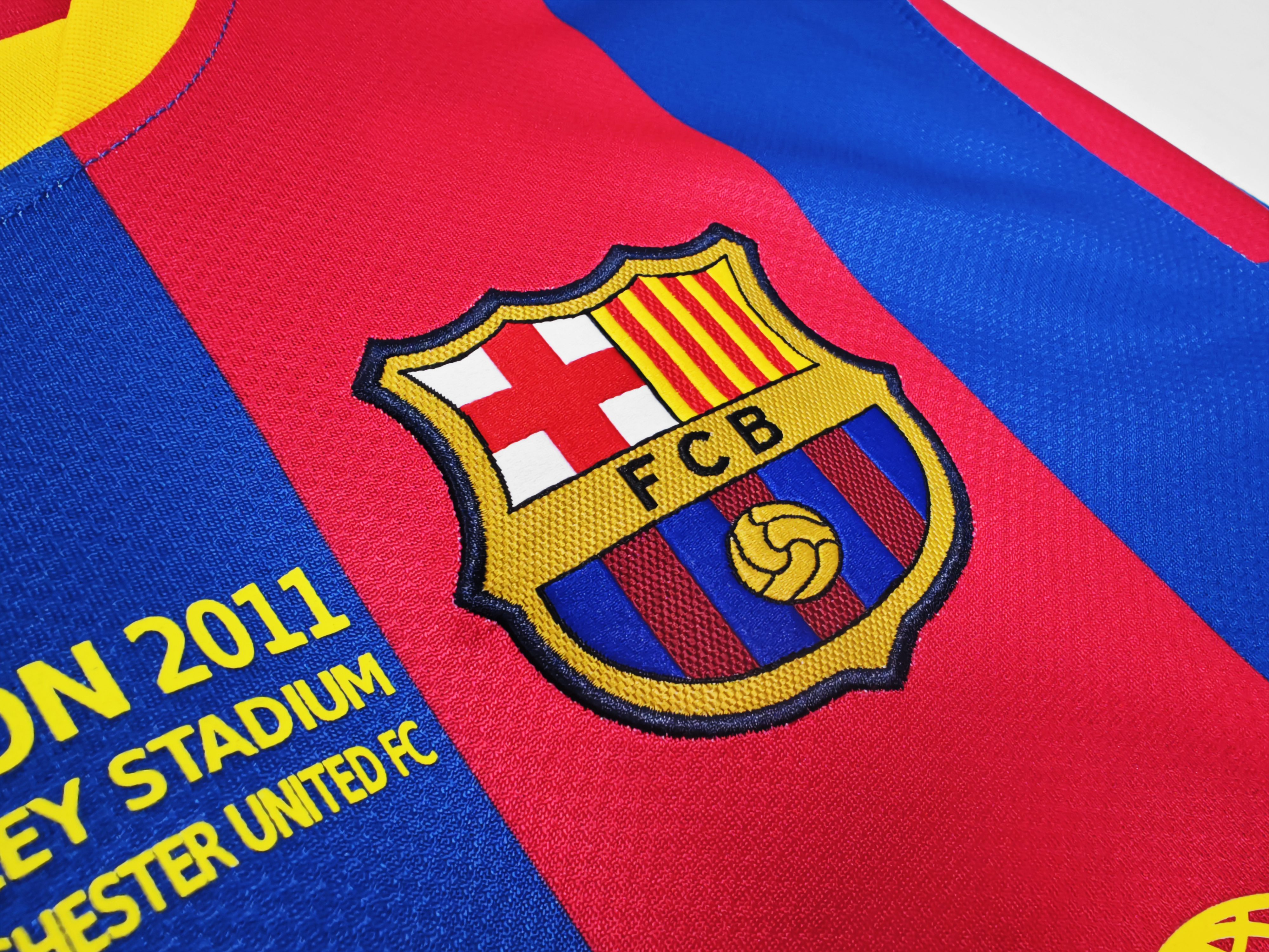 Long sleeves 2010-2011 Barcelona home jersey