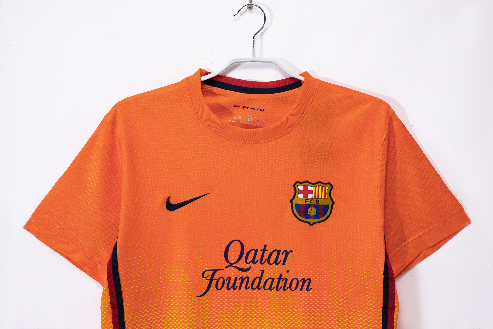 2012-2013 Barcelona away jersey