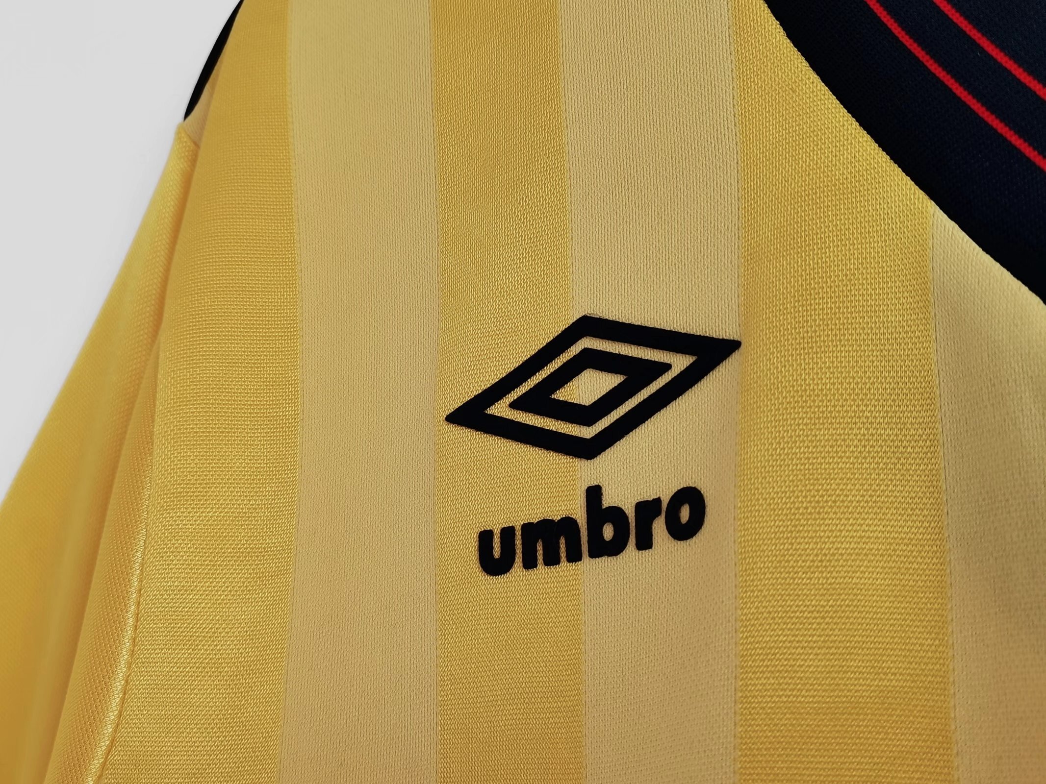 1983-1986 Arsenal away jersey