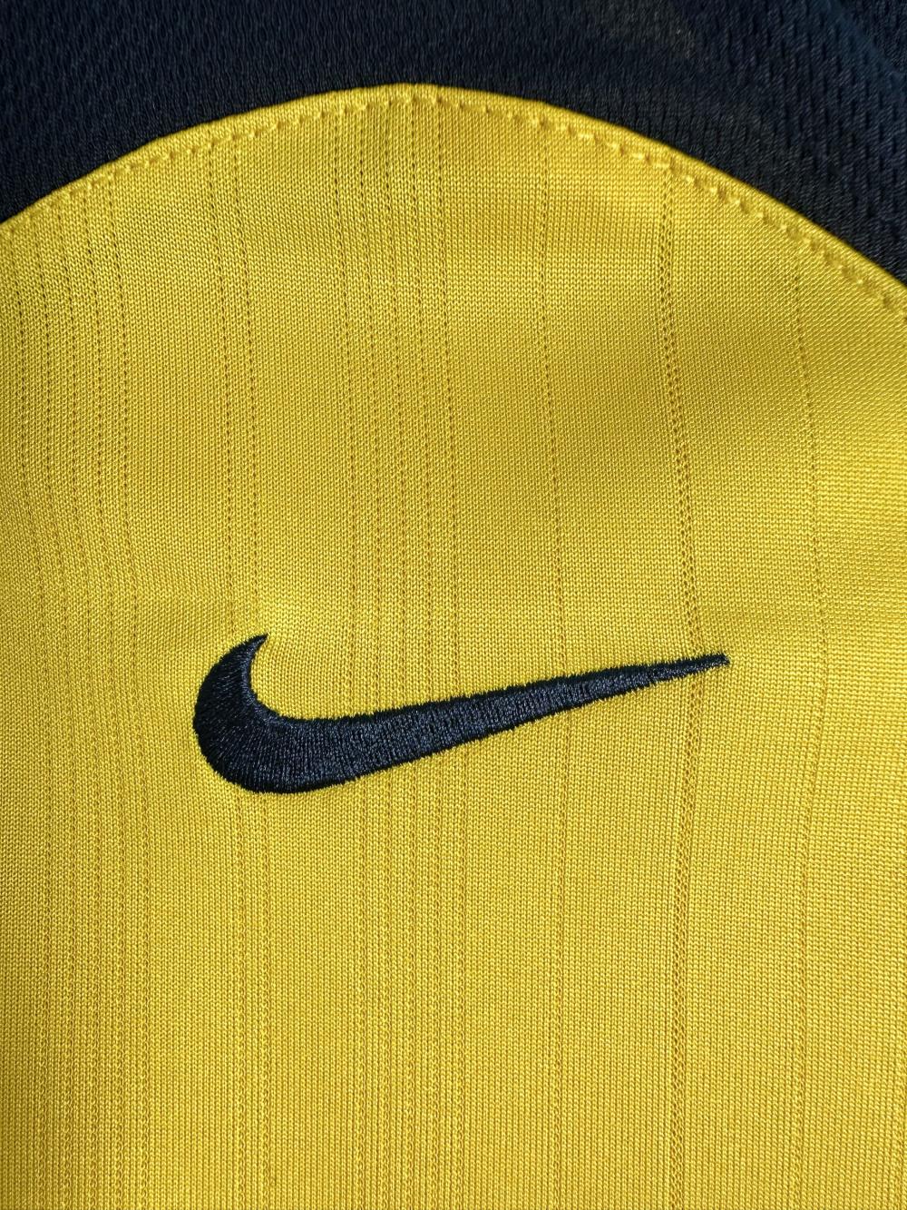 2005-2006 Arsenal away jersey