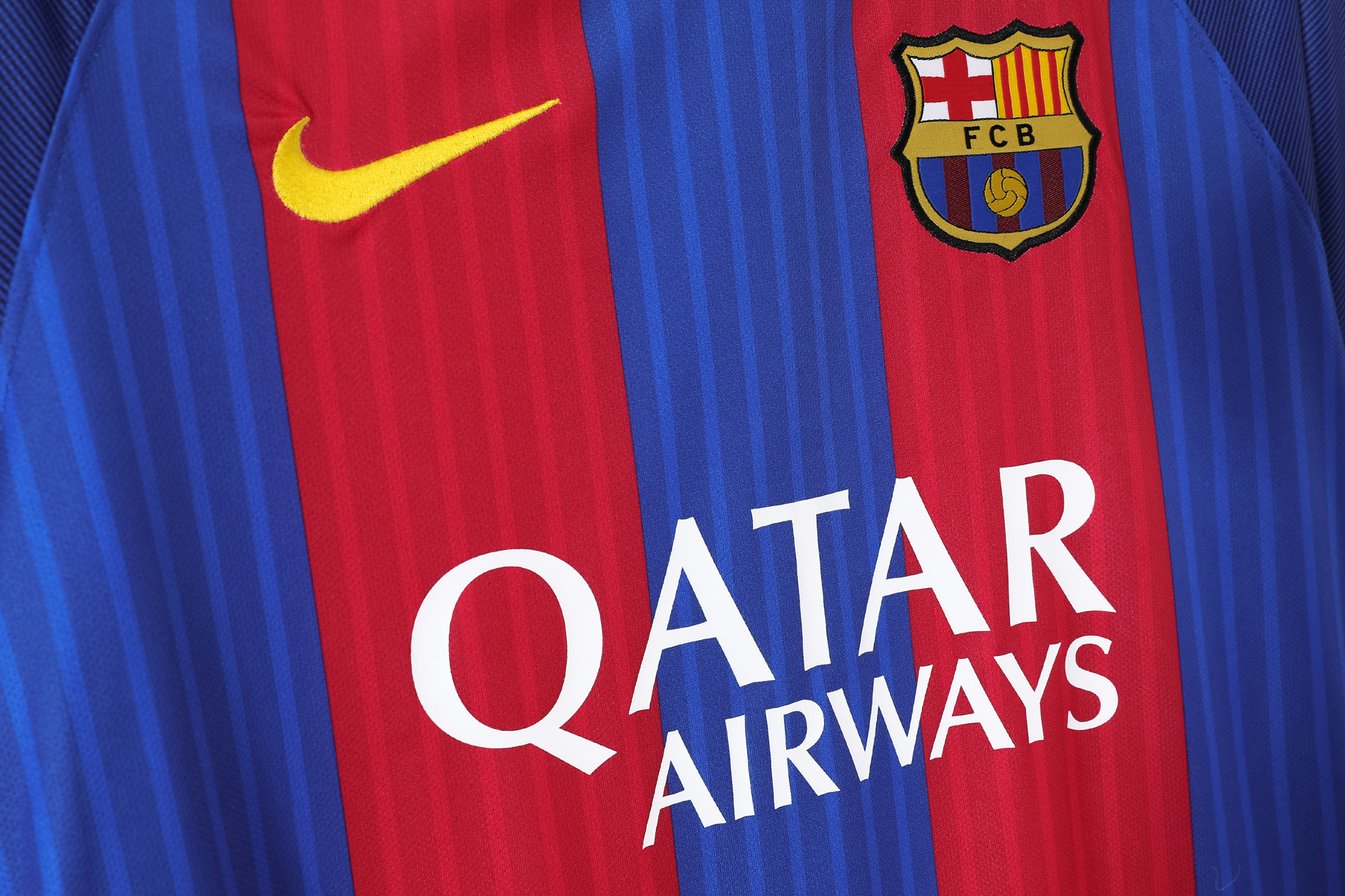 2016-2017 Barcelona home jersey