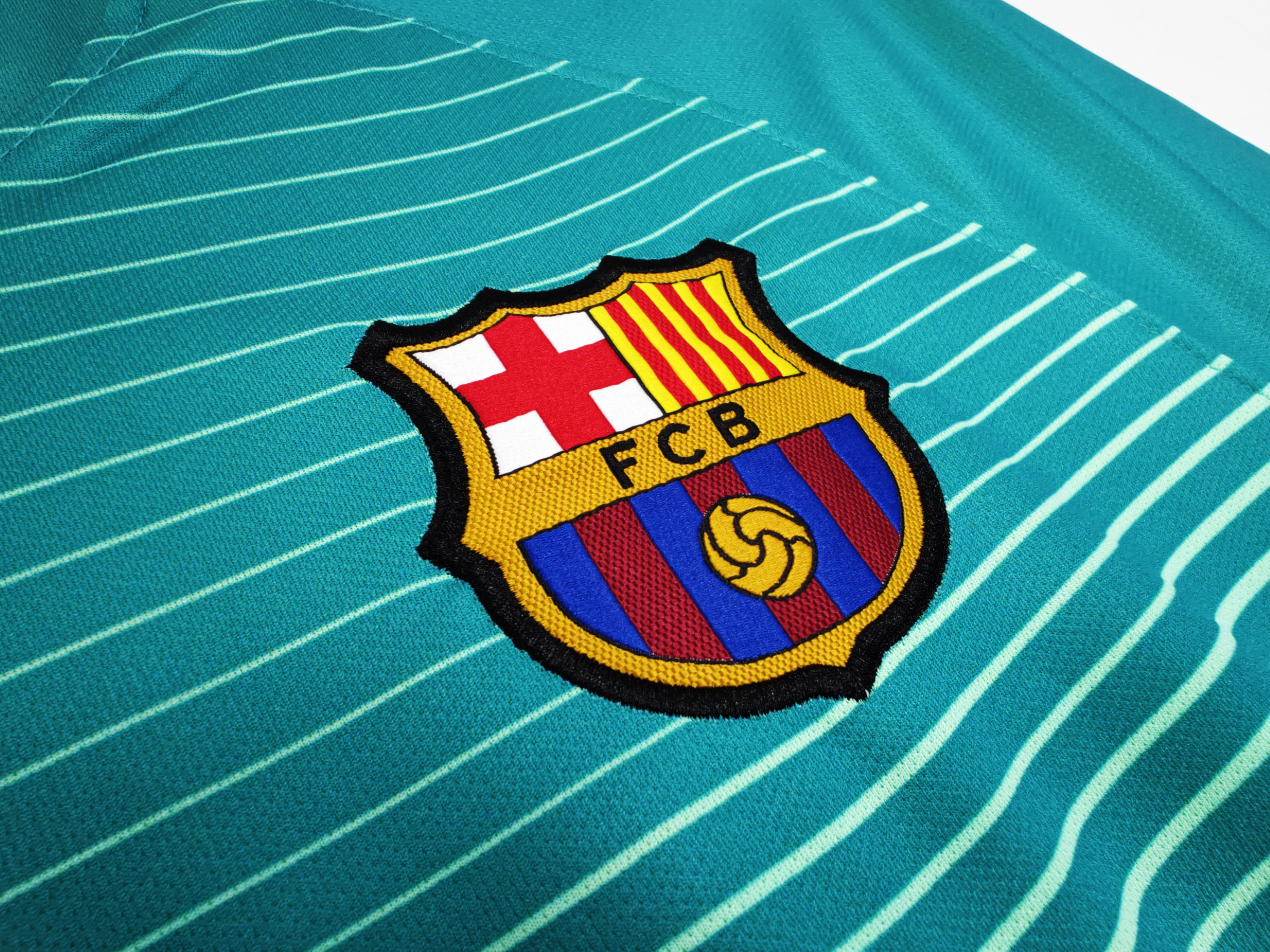 2016-2017 Barcelona third jersey