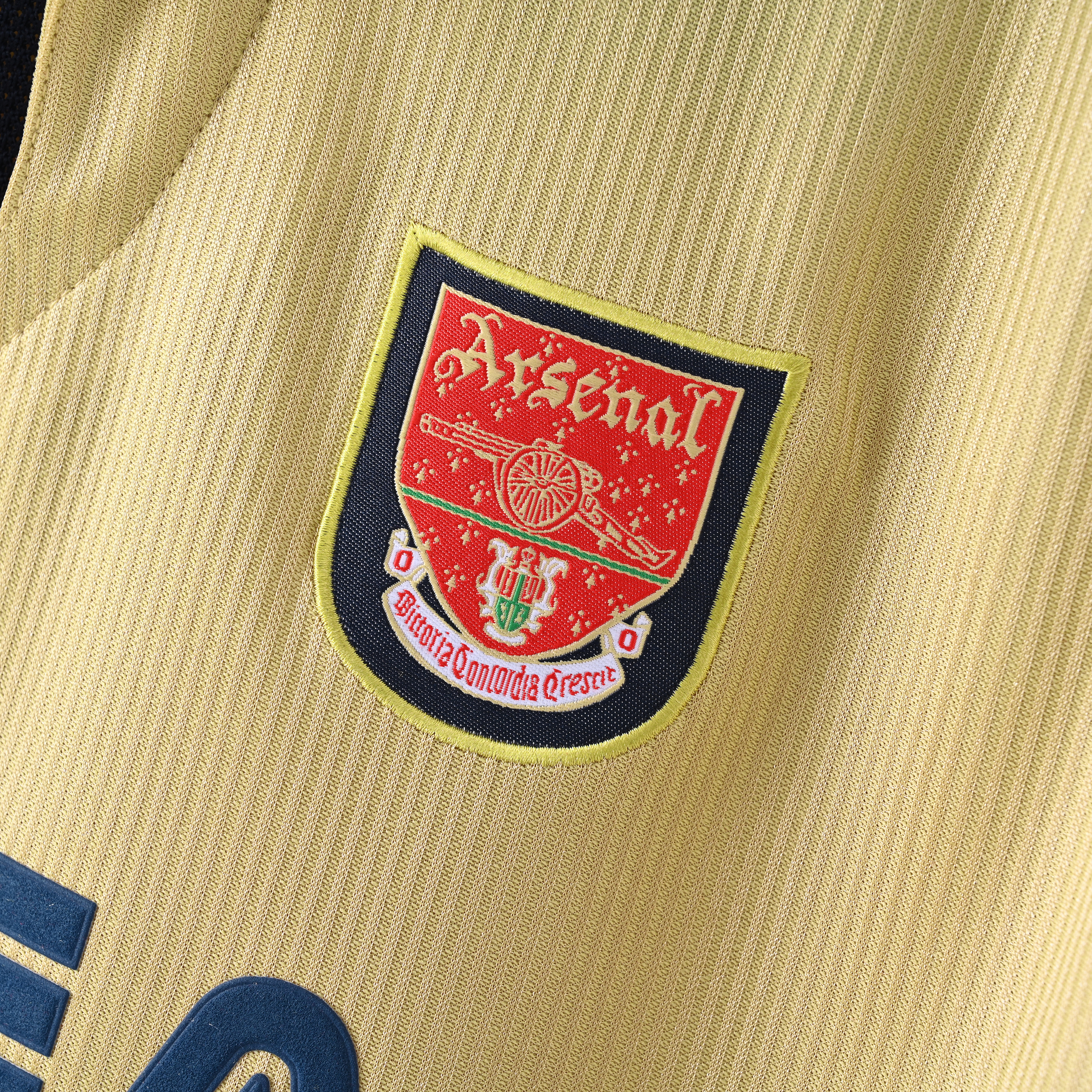 2001-2002 Arsenal away jersey