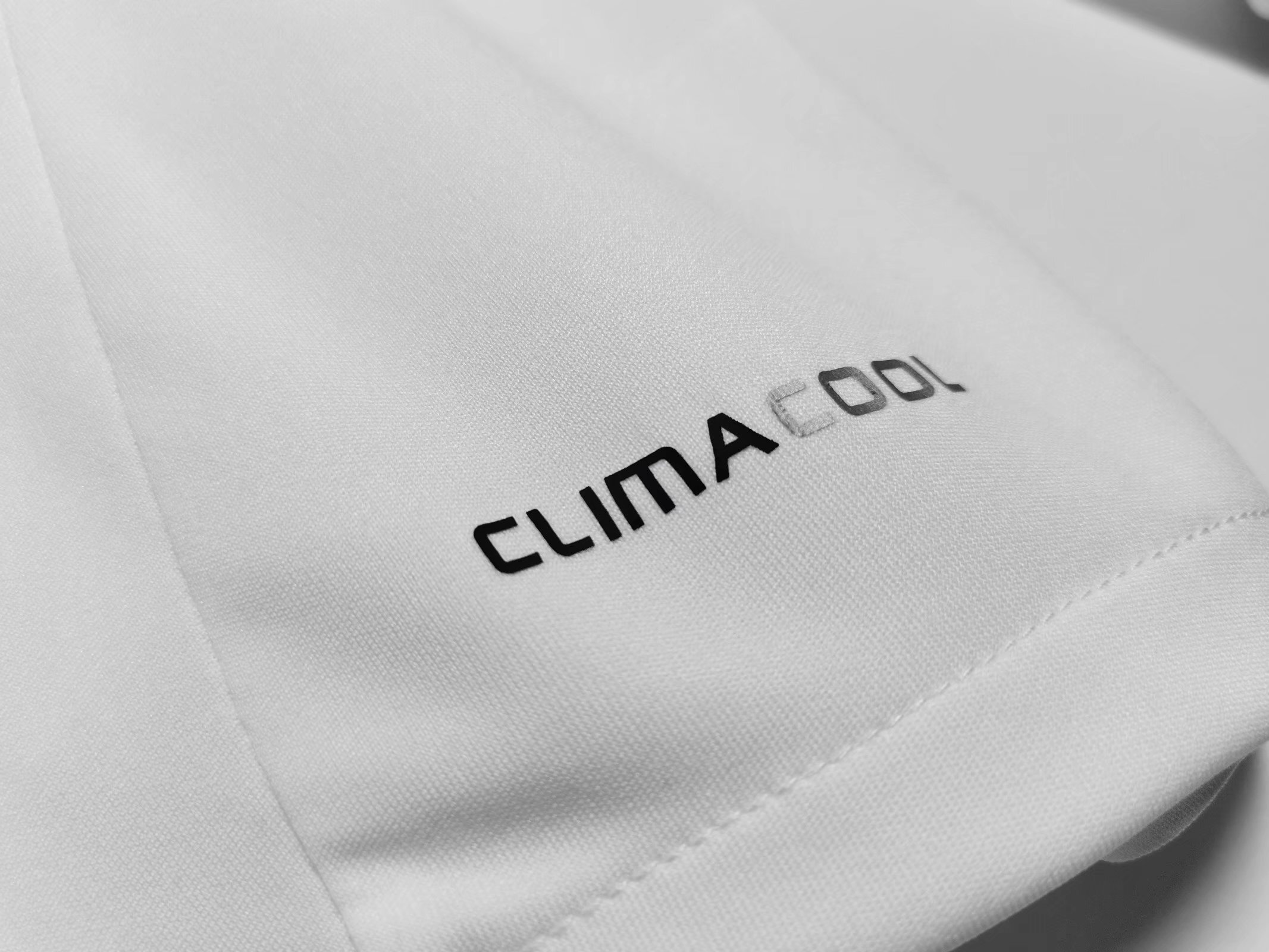 Long sleeves 2011-2012 Real Madrid home jersey