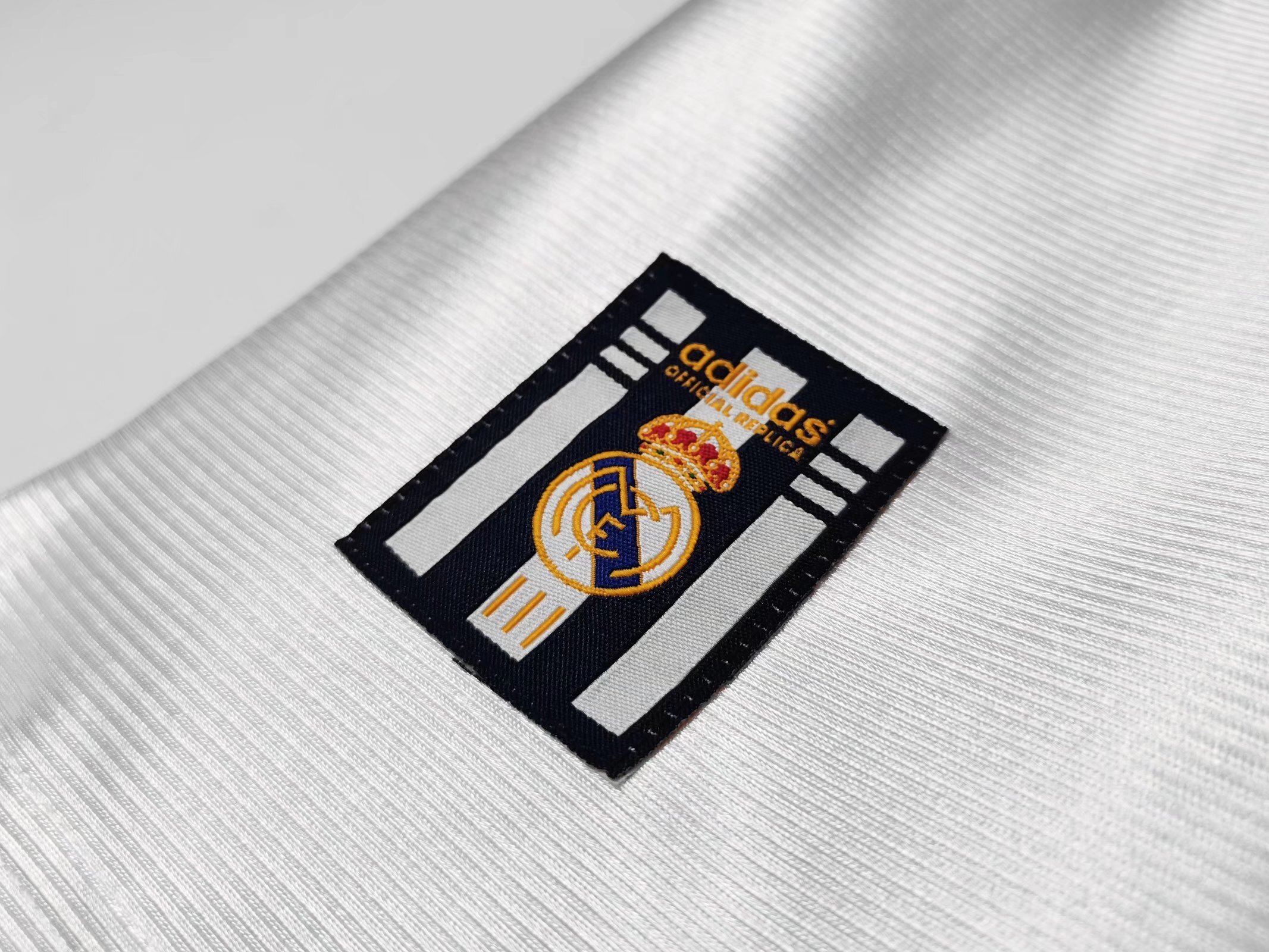 1998-2000 Real Madrid home jersey