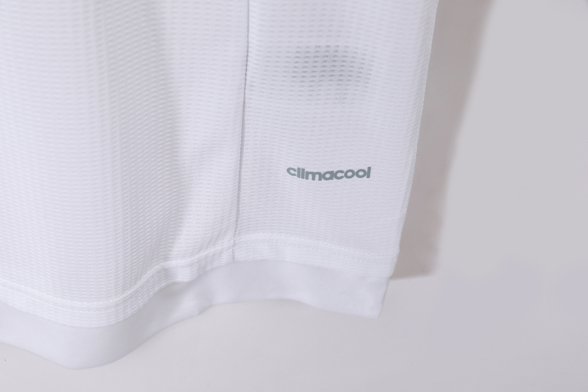 2015-2016 Real Madrid home jersey