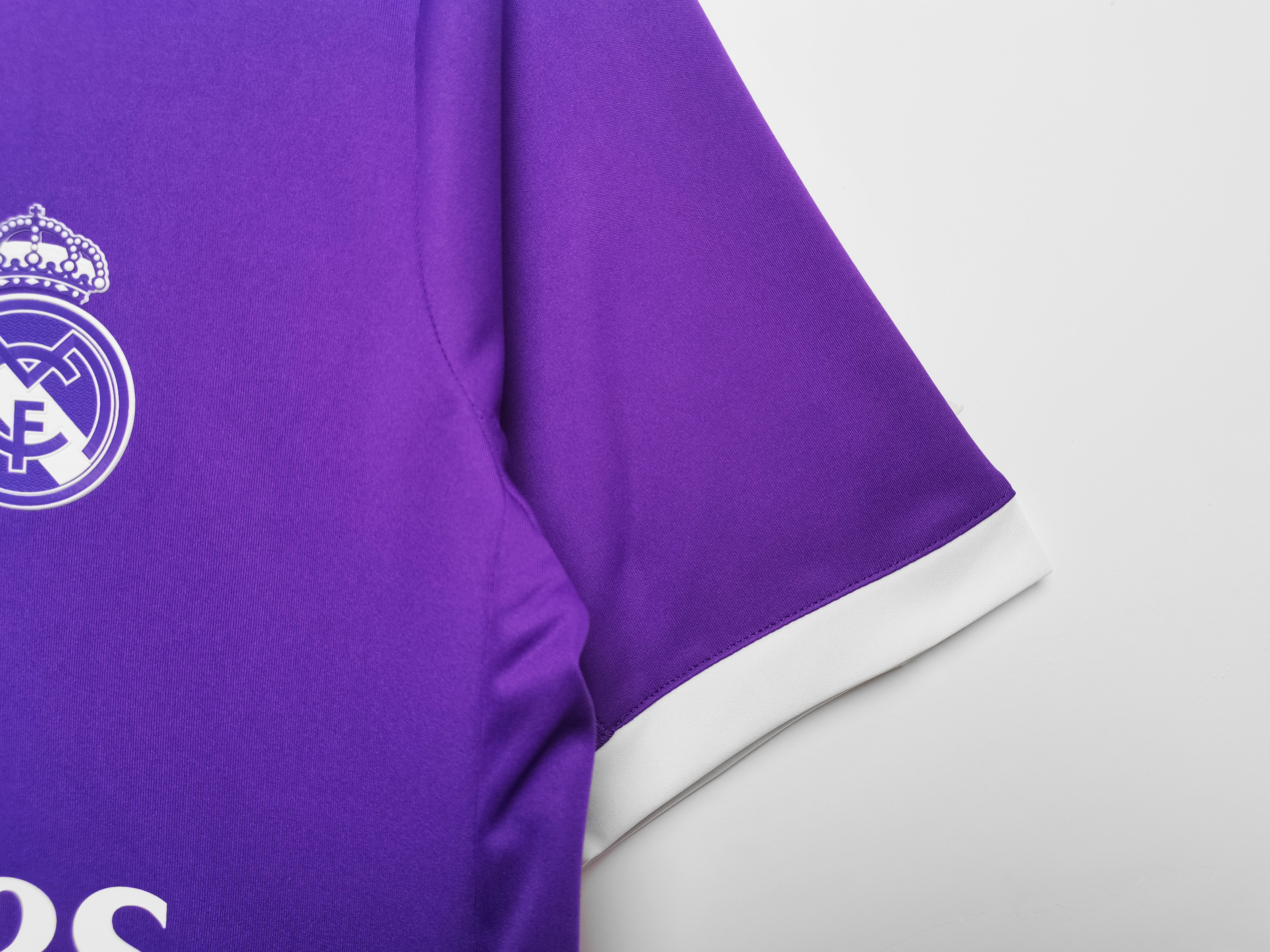 2016-2017 Real Madrid away jersey