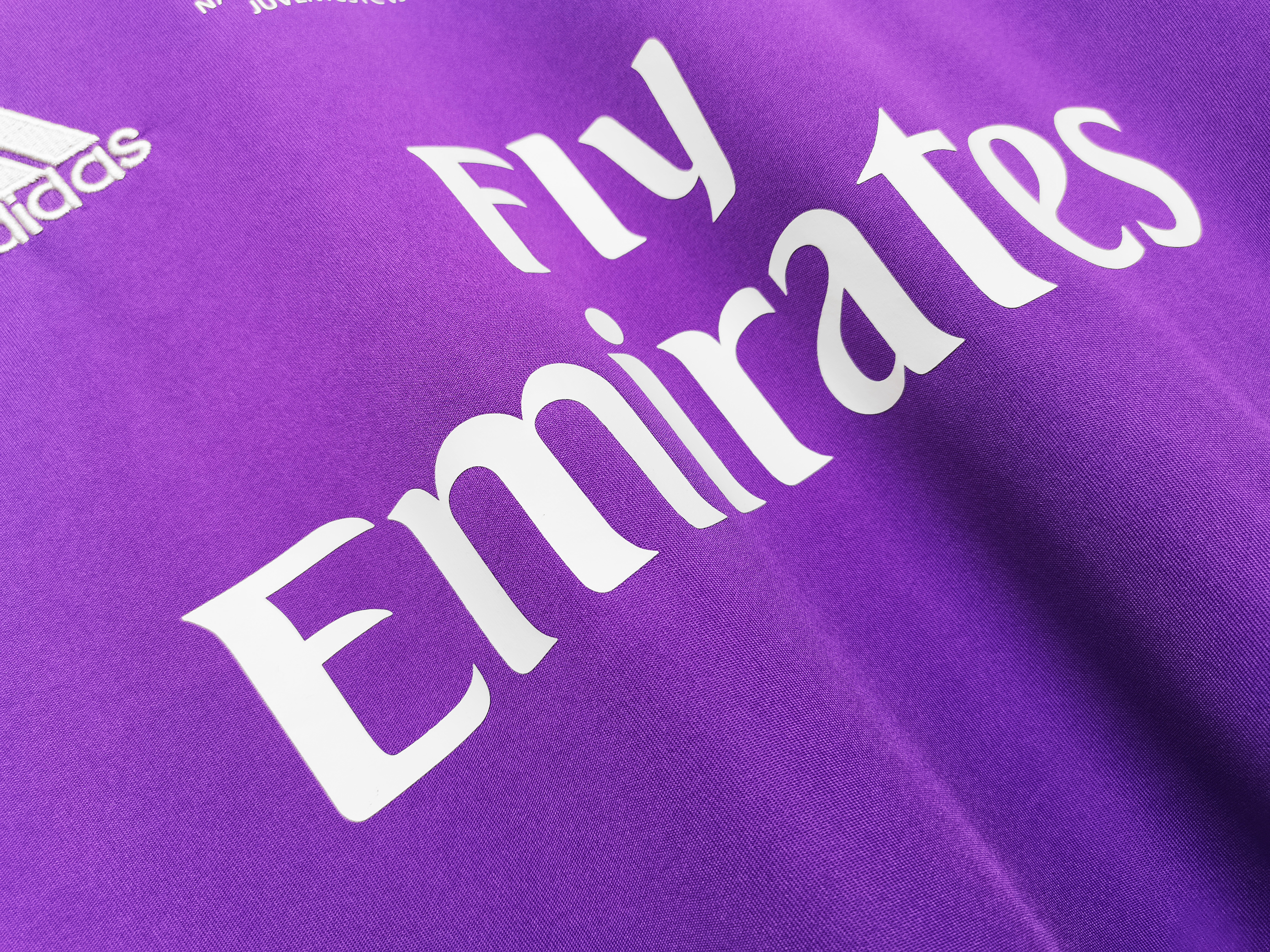 Long sleeves 2016-2017 Real Madrid away jersey