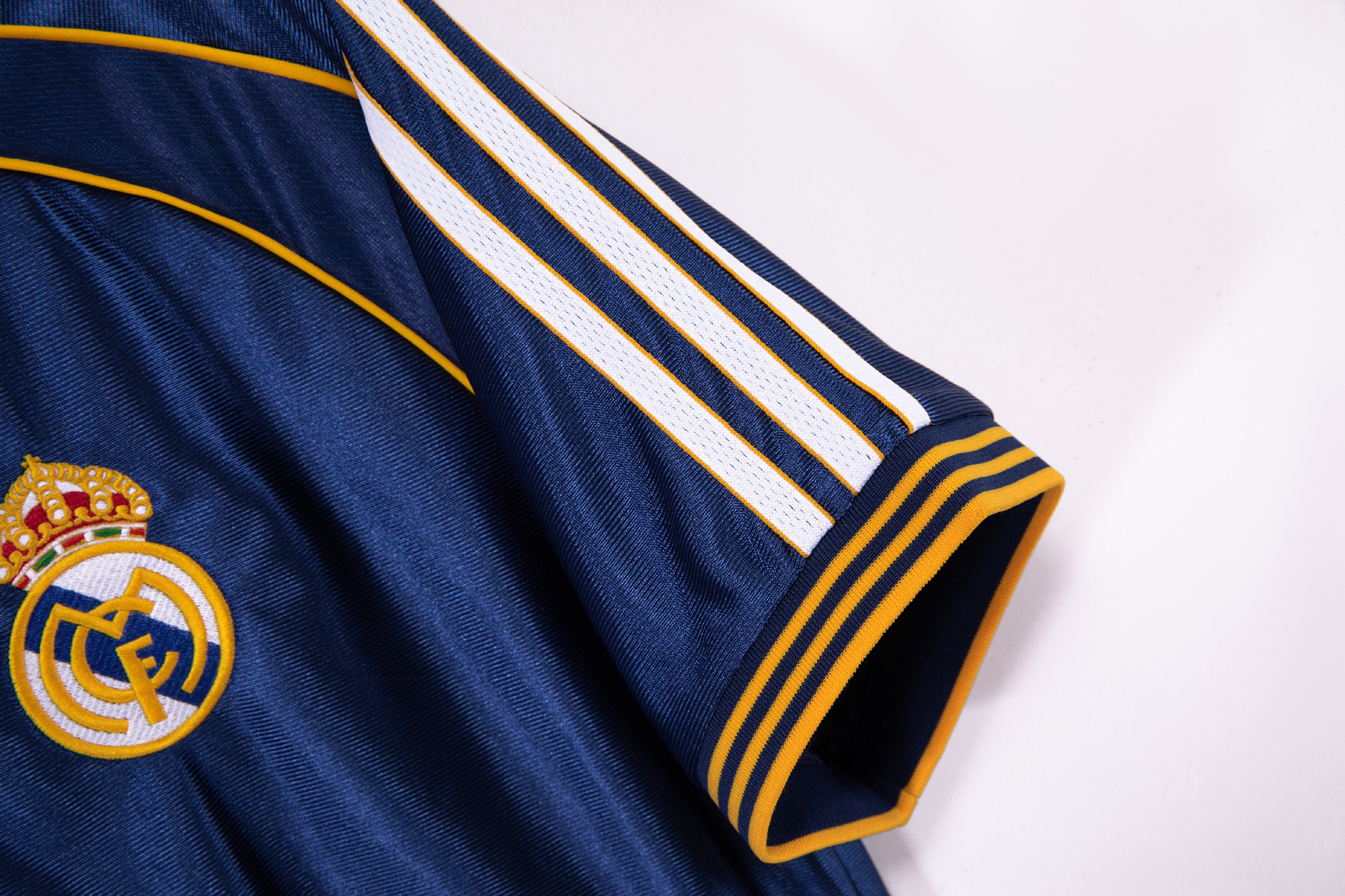 1998-2000 Real Madrid third jersey