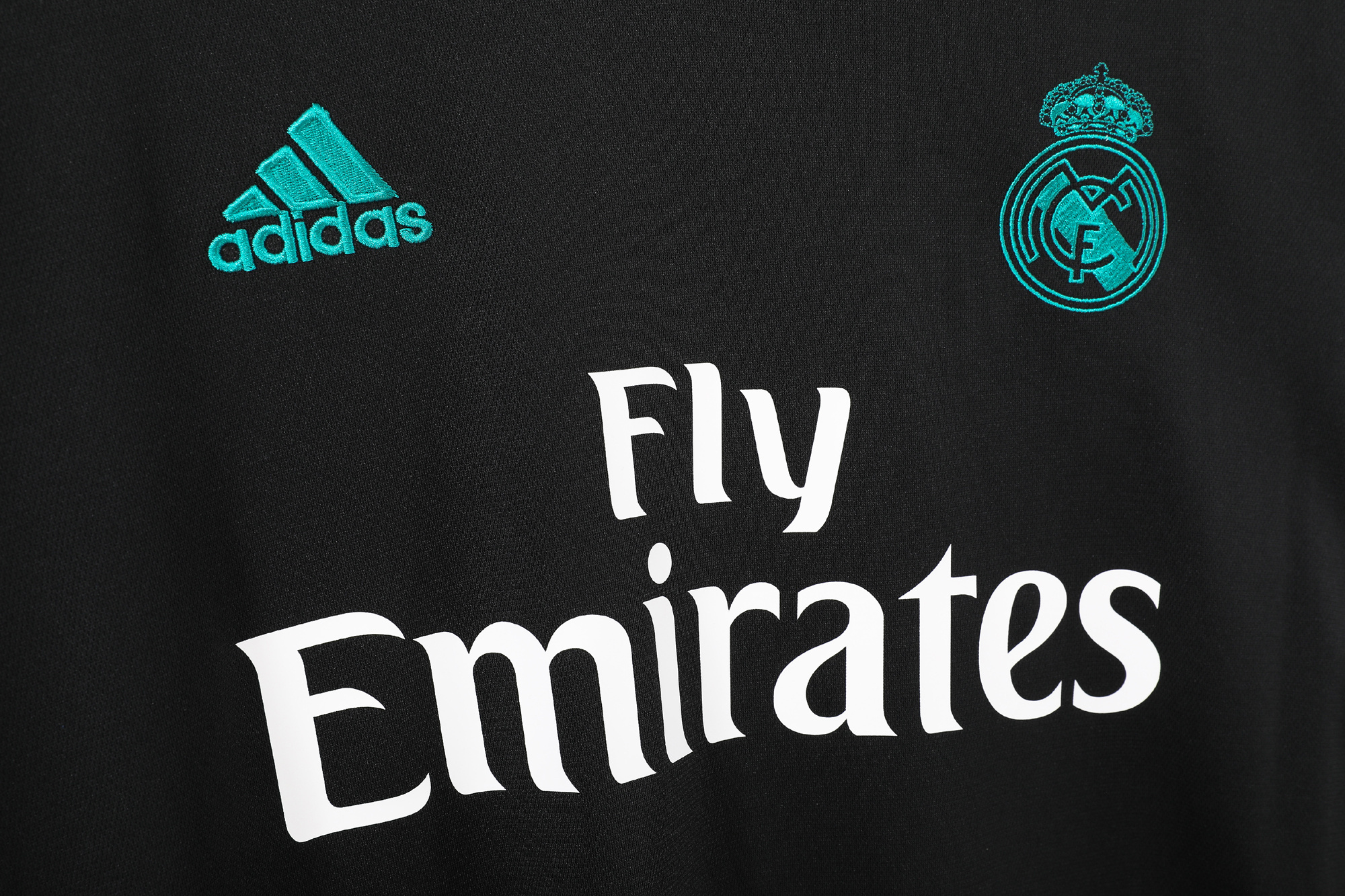 Long sleeves 2017-2018 Real Madrid away jersey
