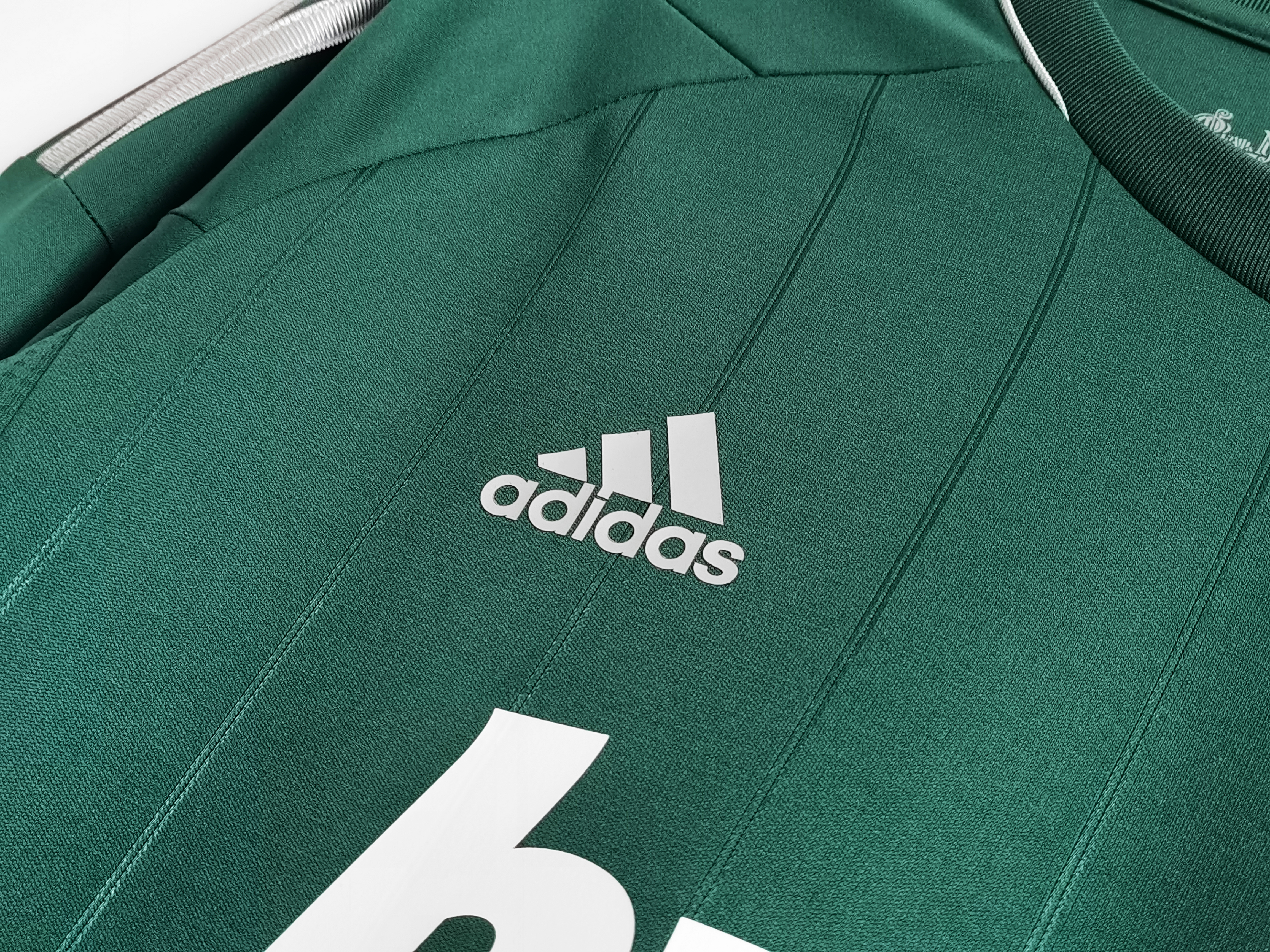 Long sleeves 2012-2013 Real Madrid third jersey