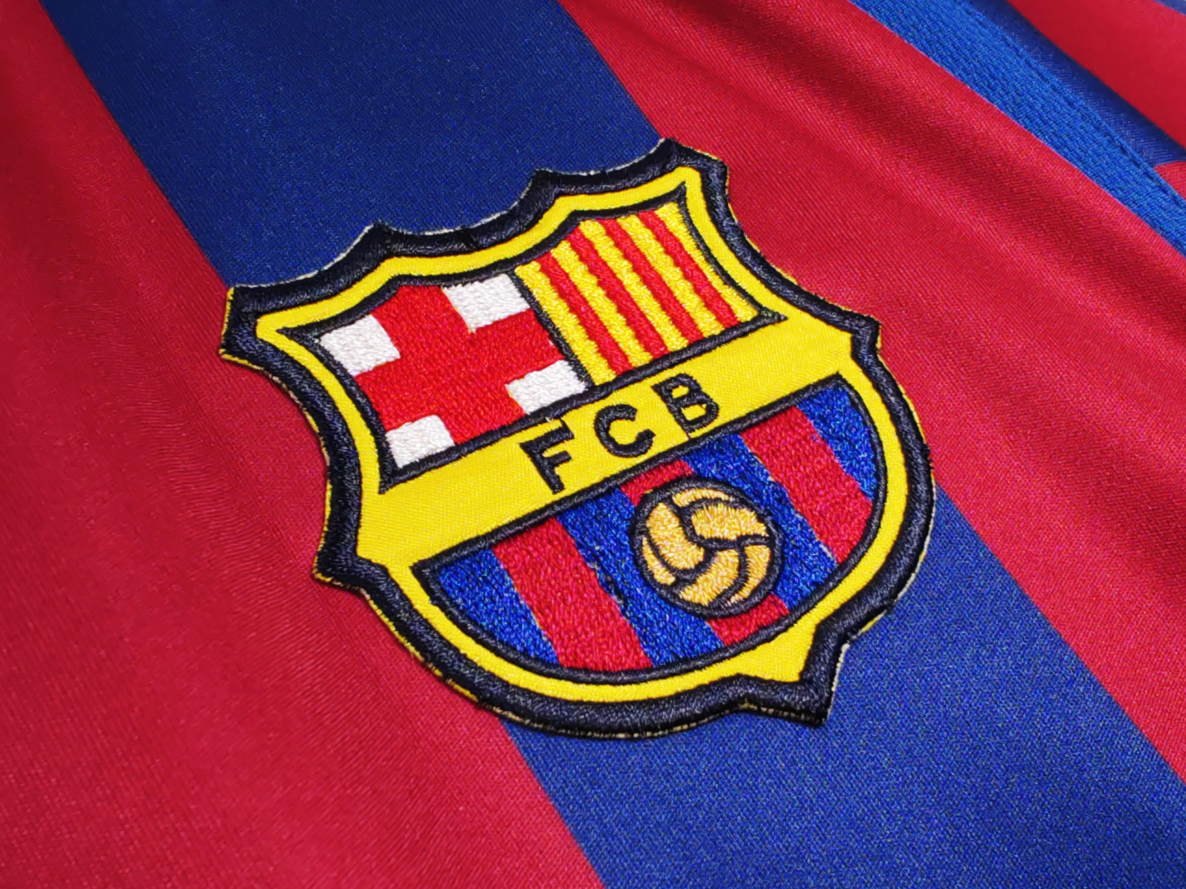 Champions League 2005-2006 Barcelona home jersey