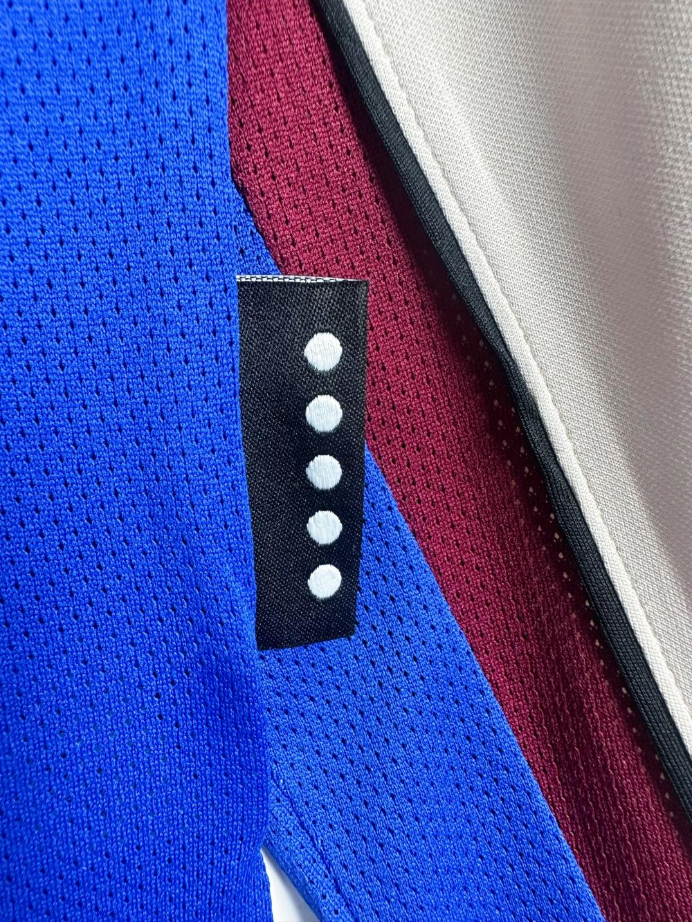 Long sleeves 1998-1999 Barcelona away jersey